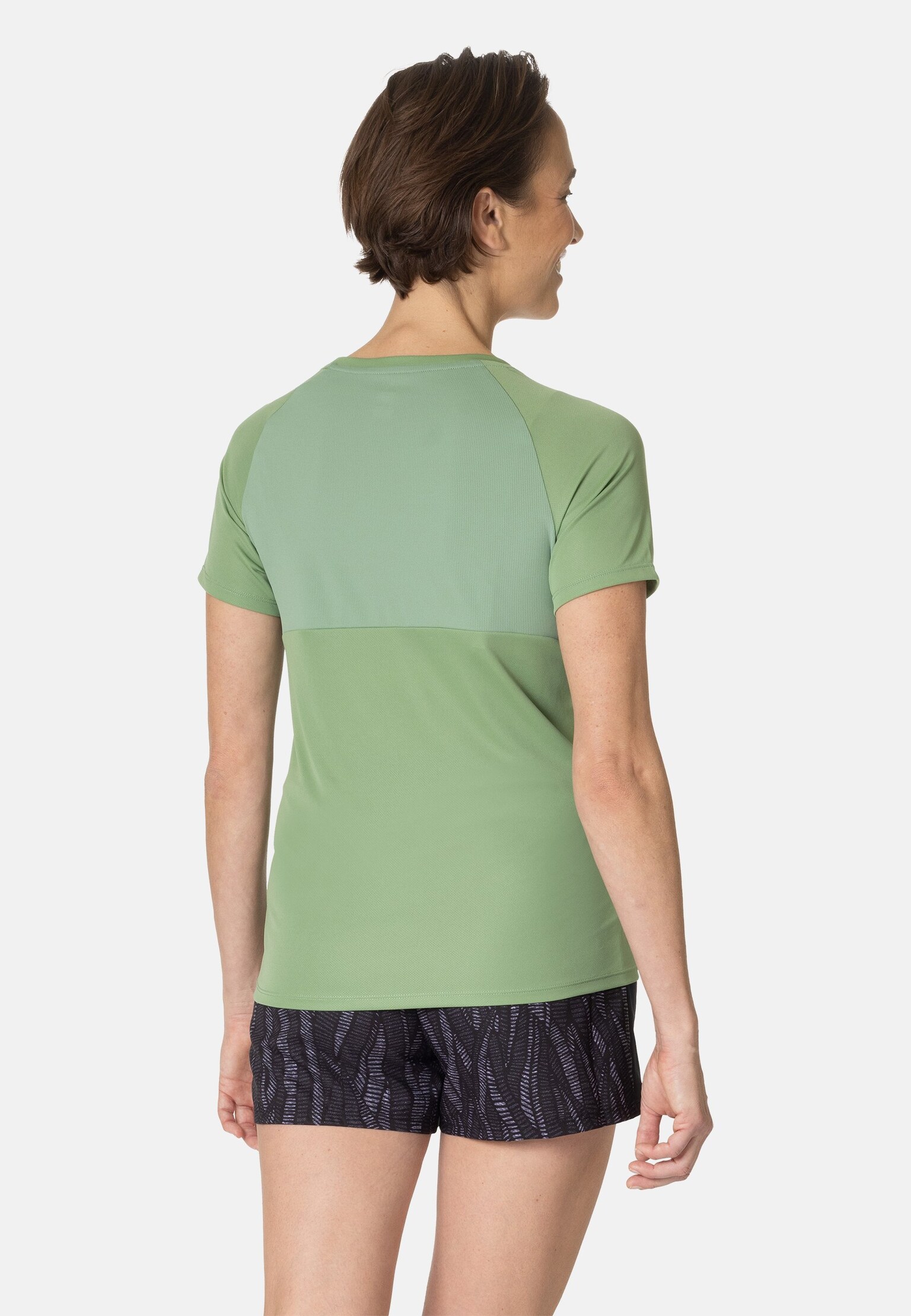 The women's Essentials Chill-Tec running t-shirt