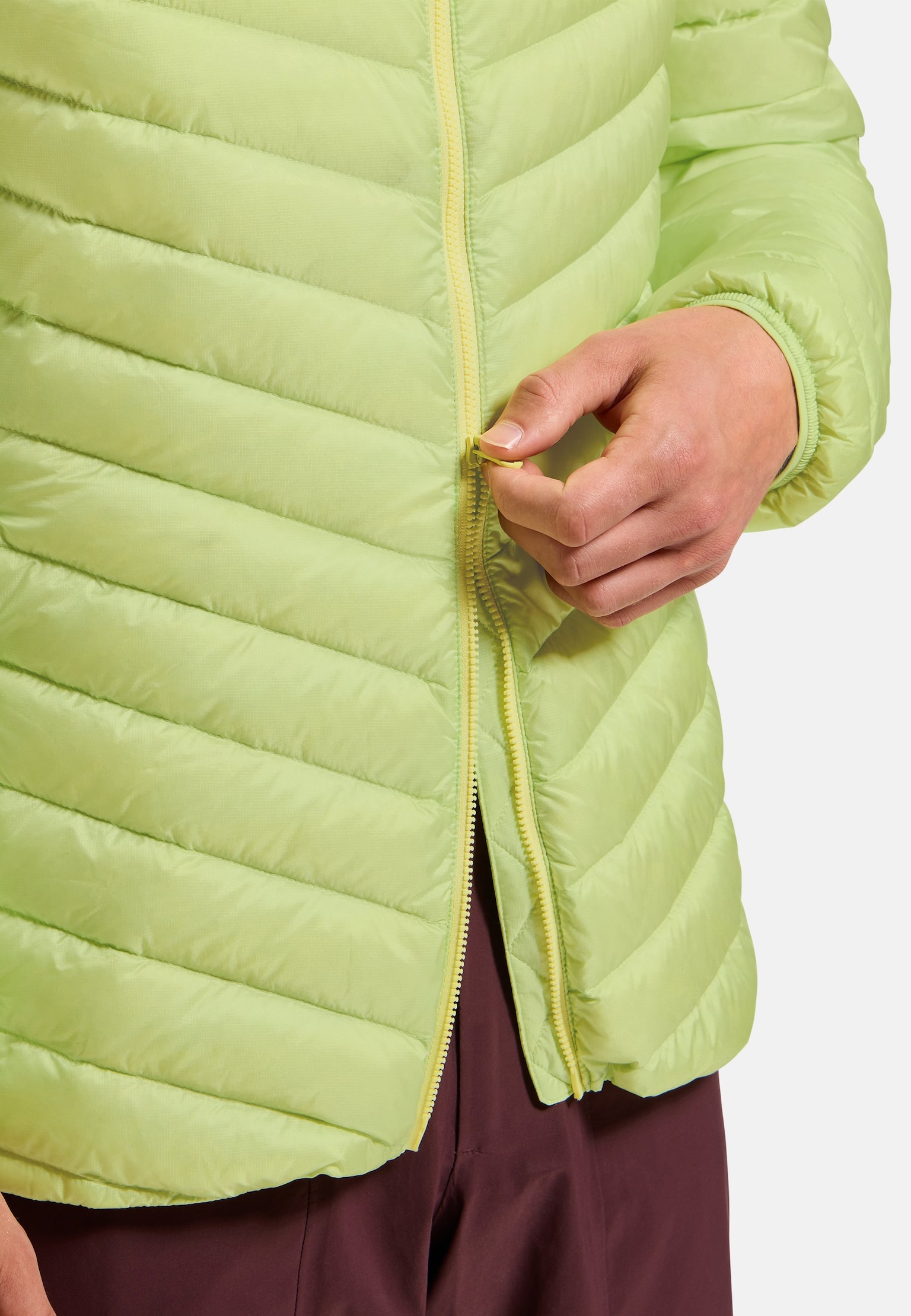 X-Alp compact donsjack met capuchon