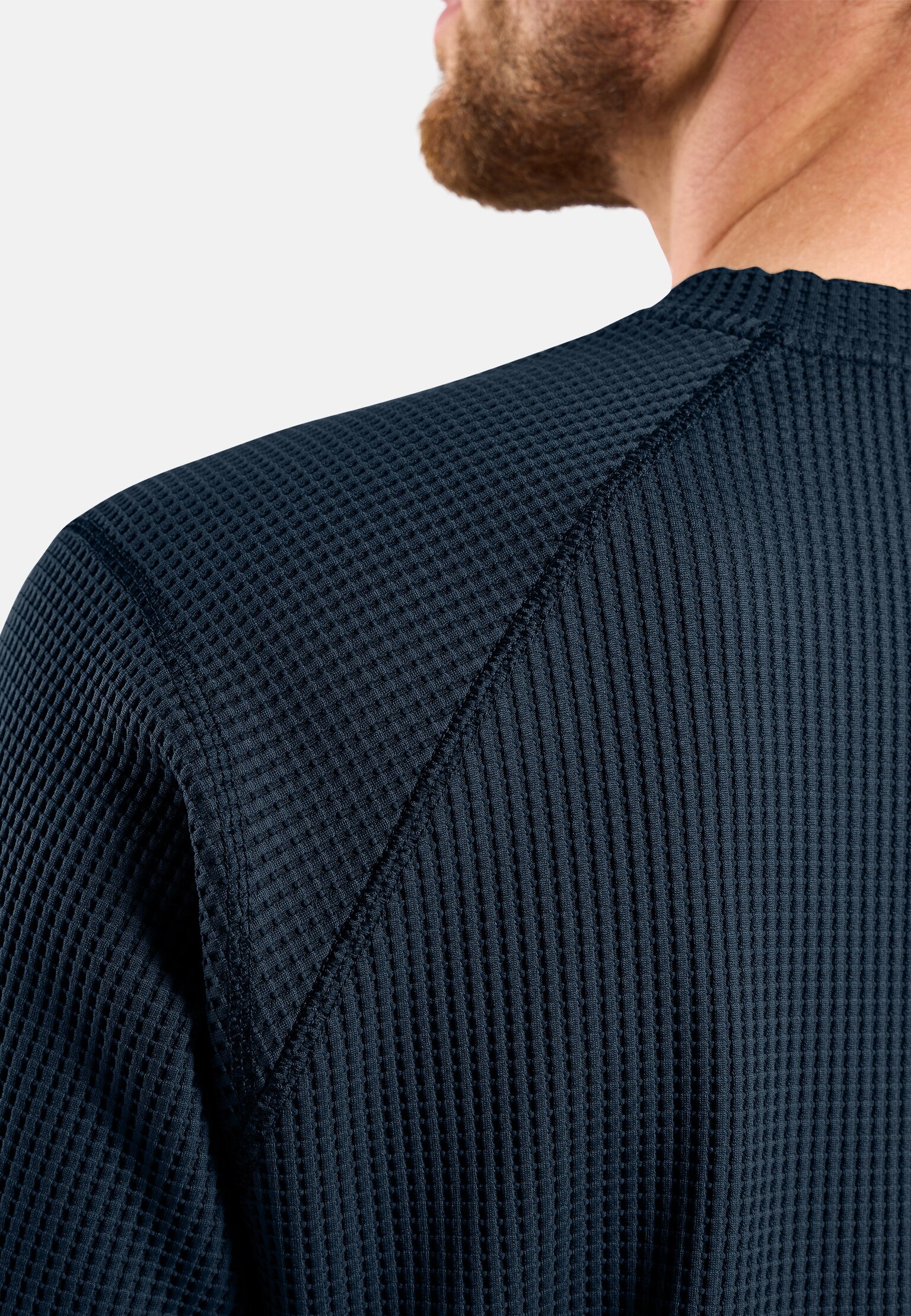 Cubic Multisport Mid Layer mit Rundhalsausschnitt