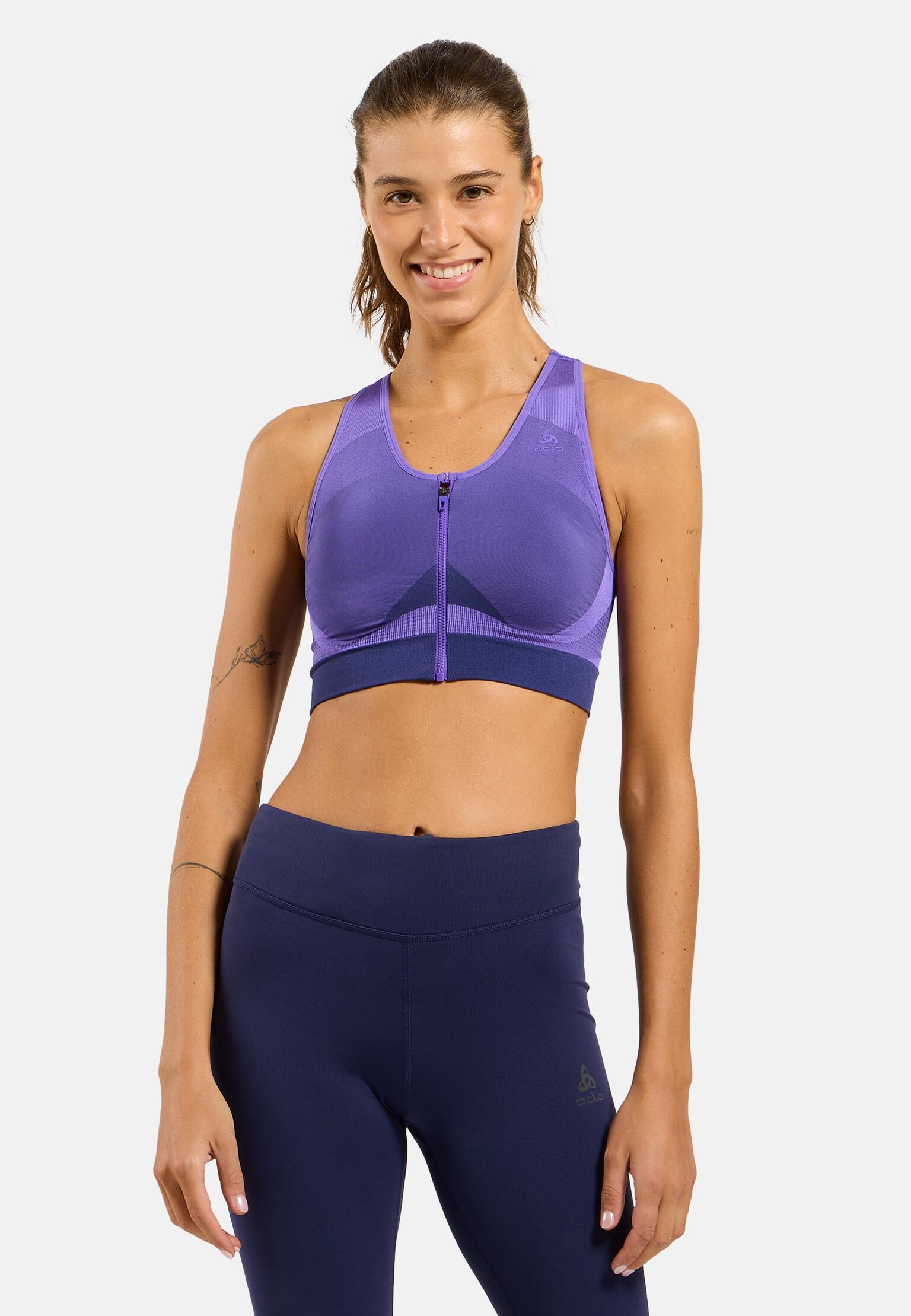 The Seamless zip high-support sports bra