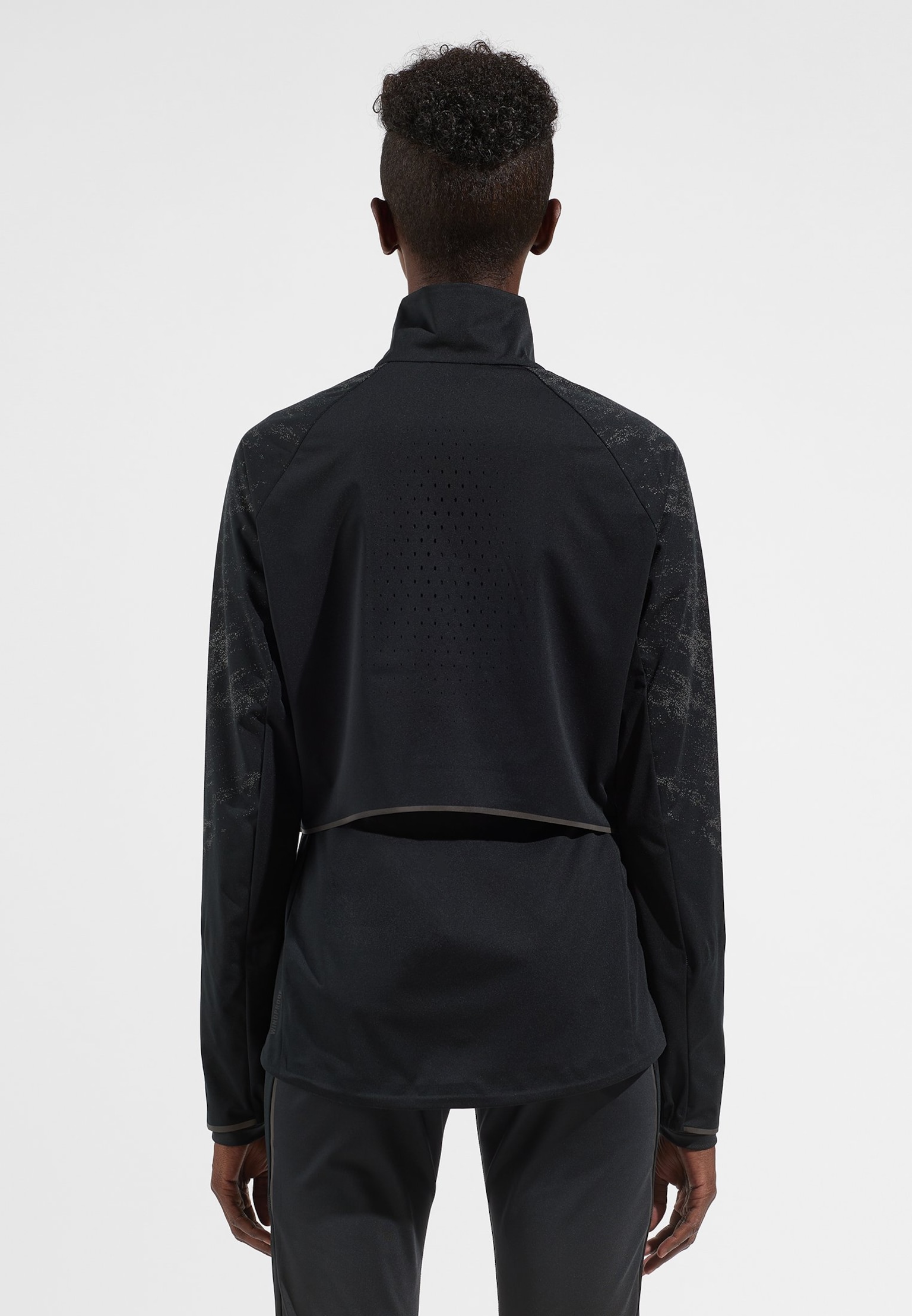 The Zeroweight Pro Warm reflective running jacket