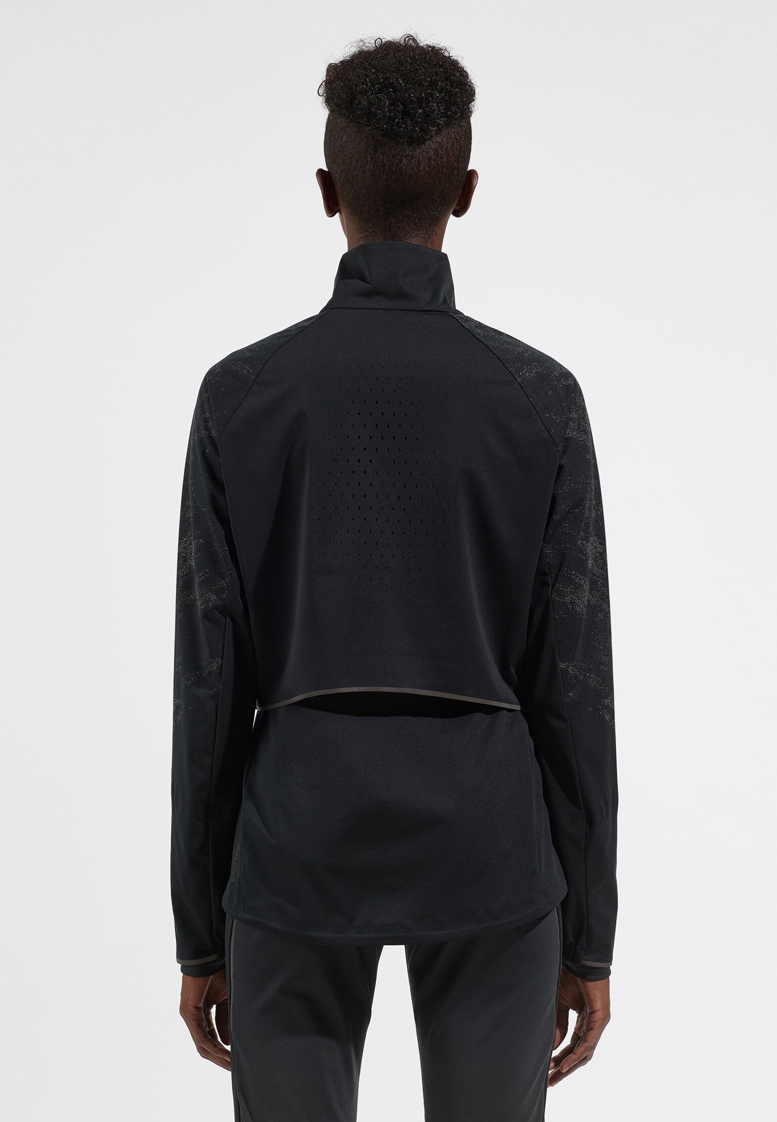 The Zeroweight Pro Warm reflective running jacket
