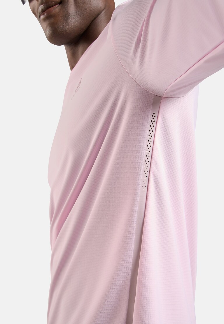 The Zeroweight Chill-Tec long-sleeve running t-shirt 2.0