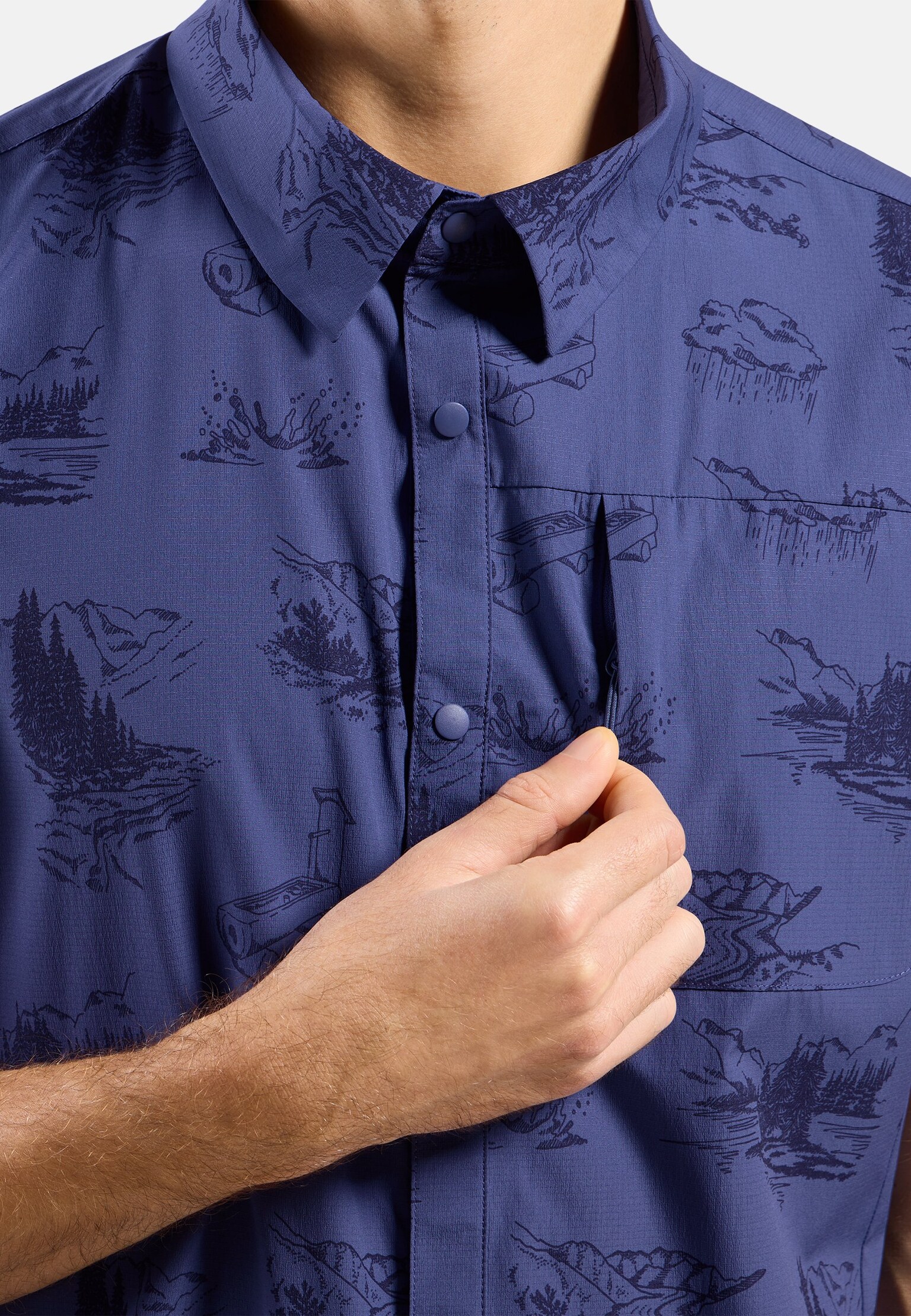 The Essentials short-sleeve print hiking shirt