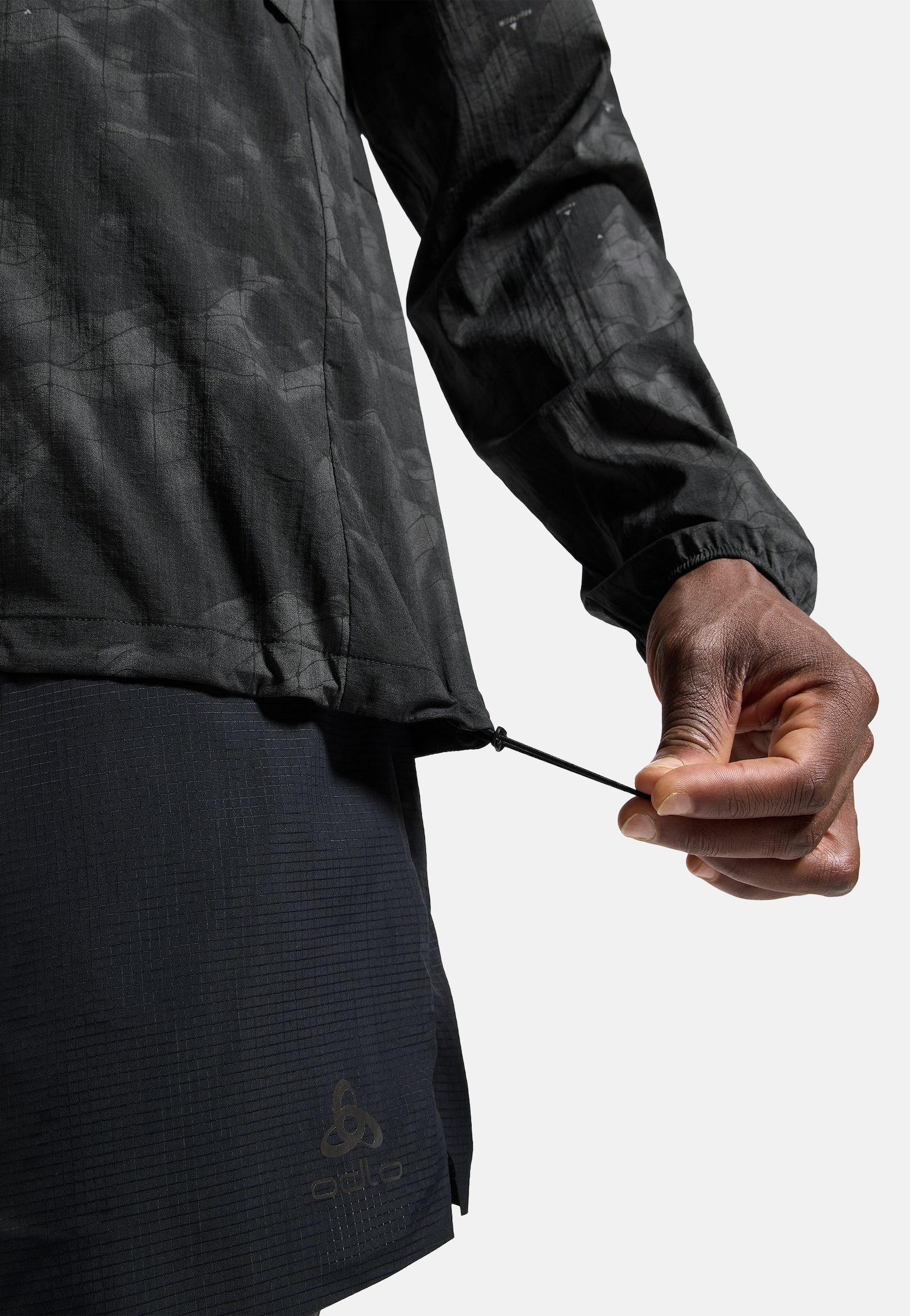 Zeroweight Laufanorak mit Kapuze und Hyper-Print