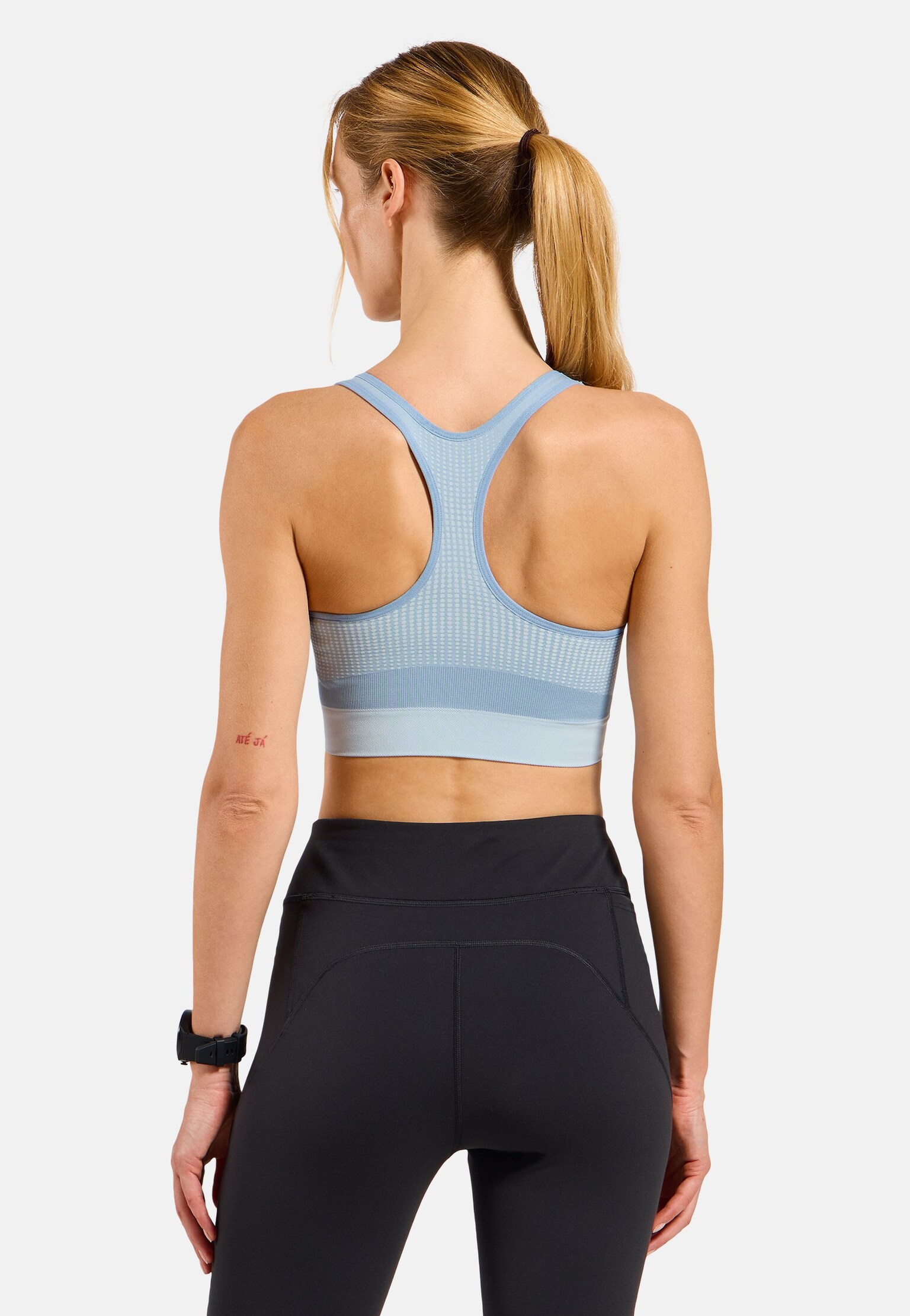 The Seamless zip high-support sports bra