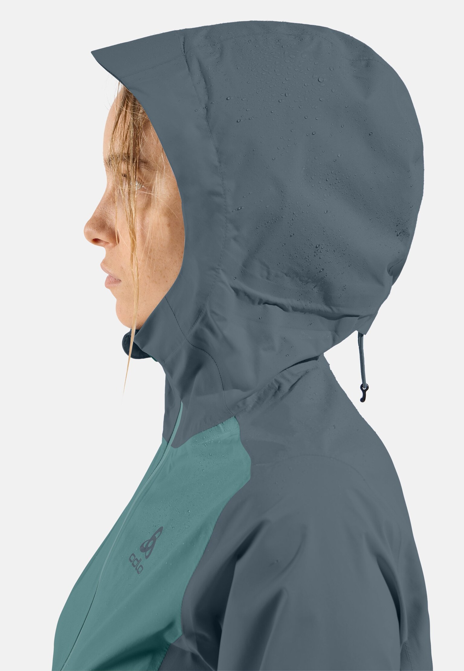 The women's Aegis 2.5L waterproof hardshell jacket