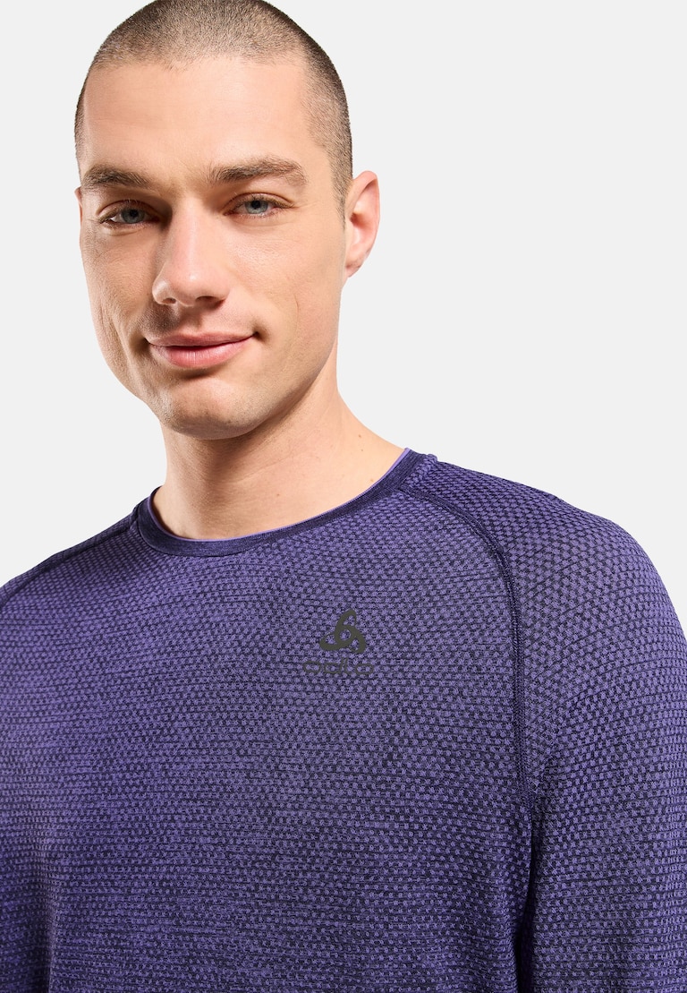 The Essentials seamless long sleeve running t-shirt in The Essentials seamless long sleeve running t-shirt in