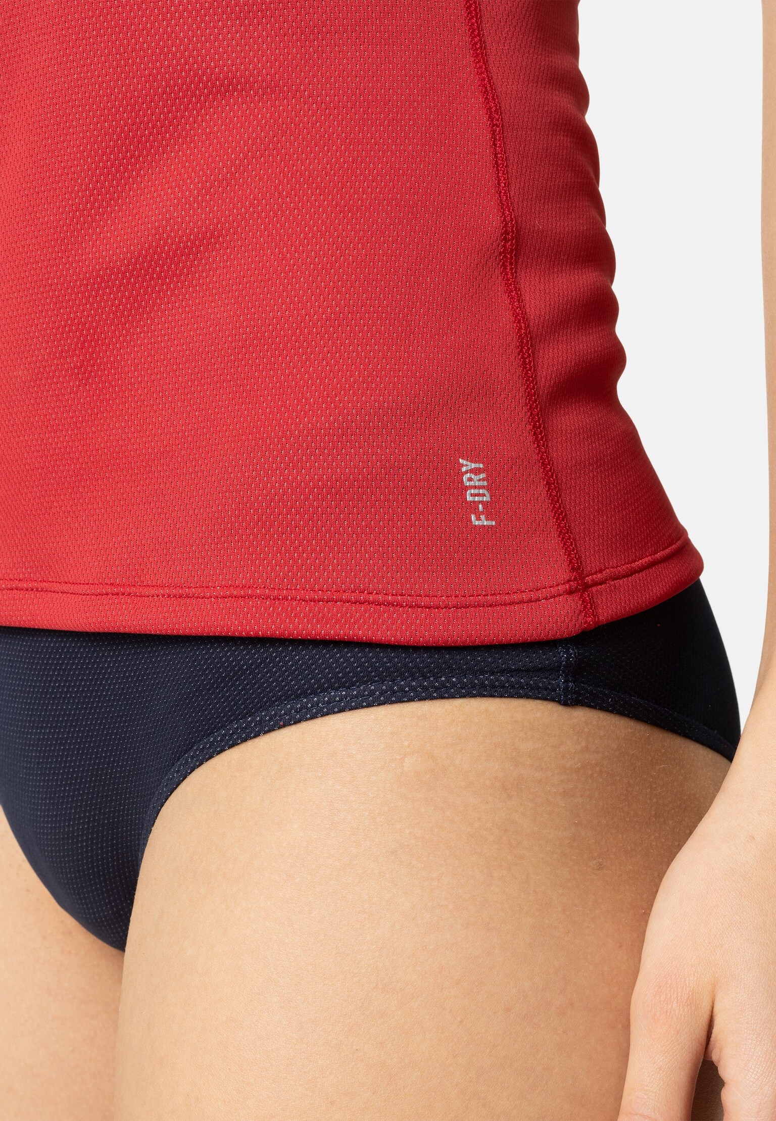 The Active F-Dry Light Singlet