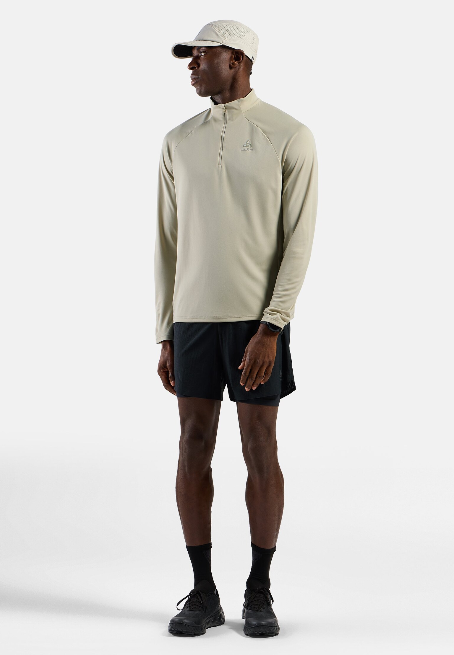 The men's Essentials half-zip running mid layer