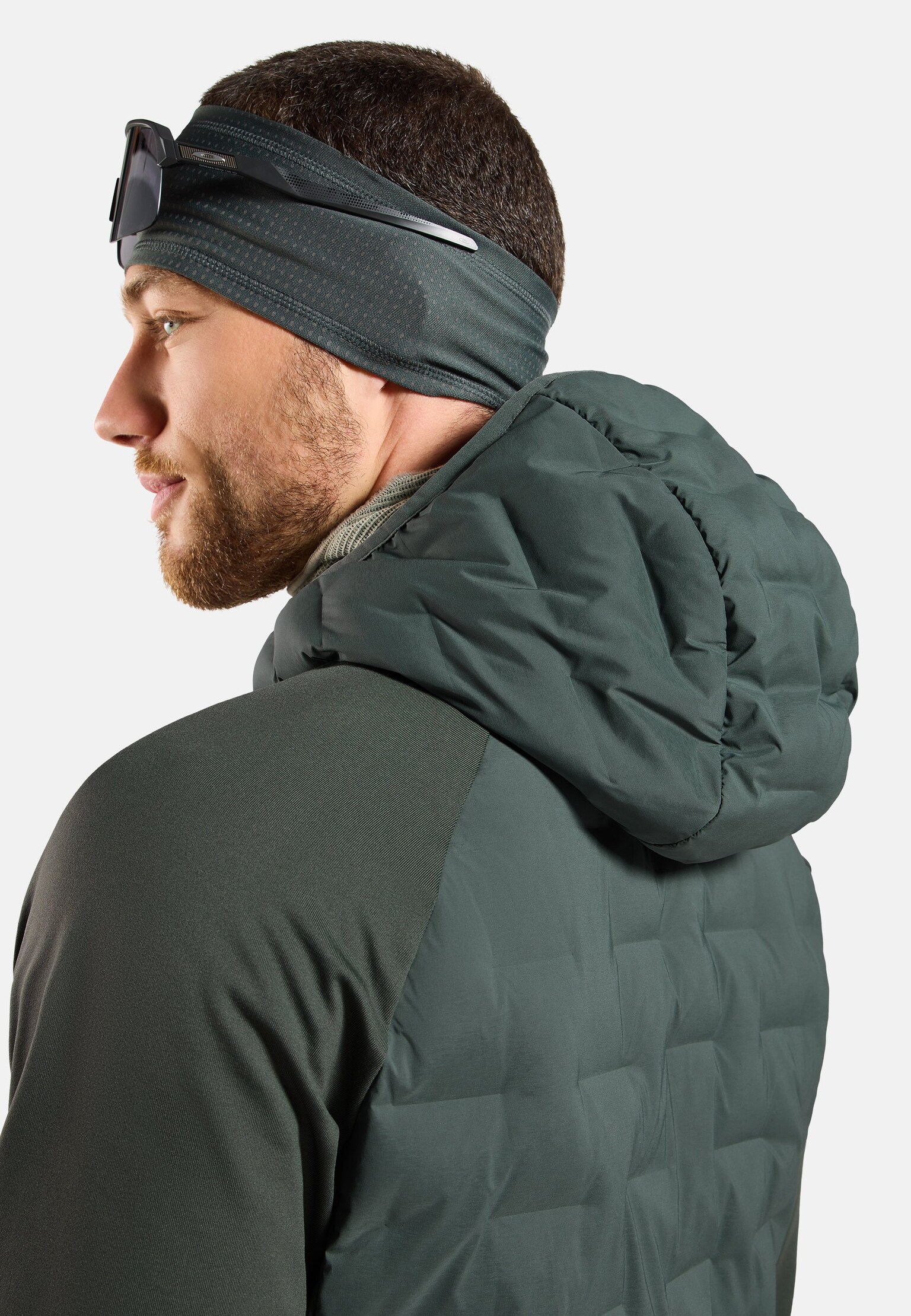 The Zeroweight Insulator hybrid mid layer hooded zip