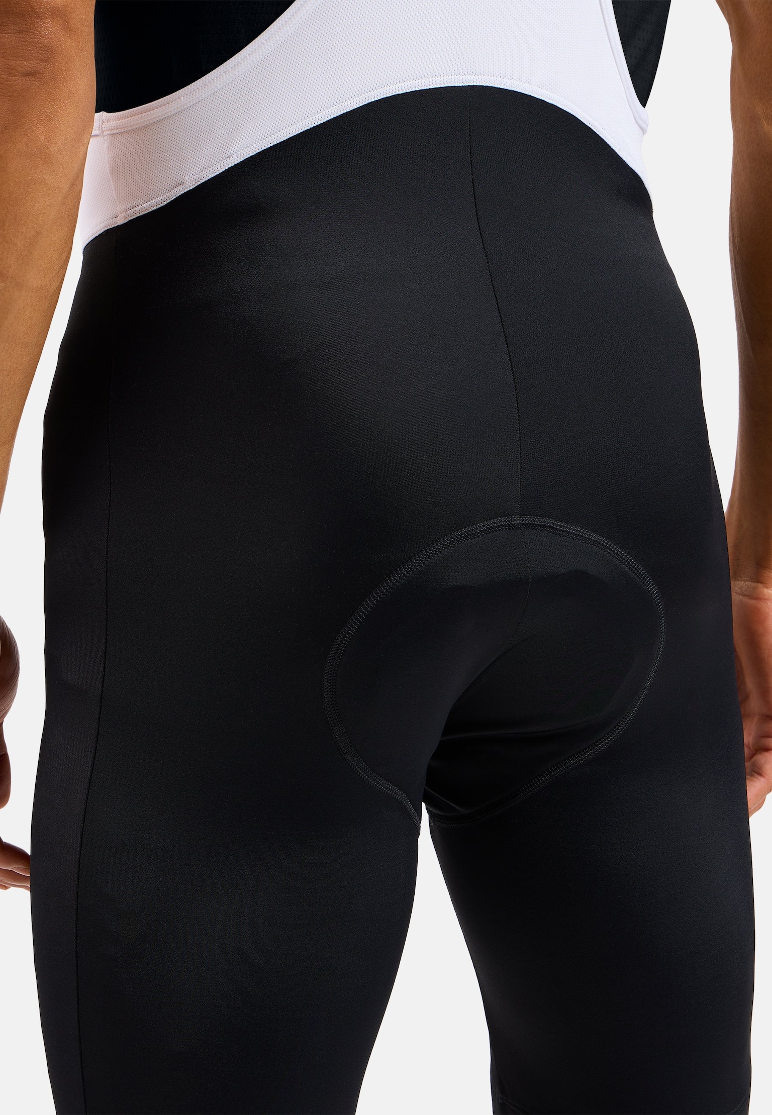 Essential Rad-Trägershorts