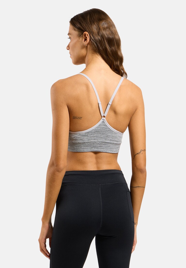 The Seamless soft-support sports bra