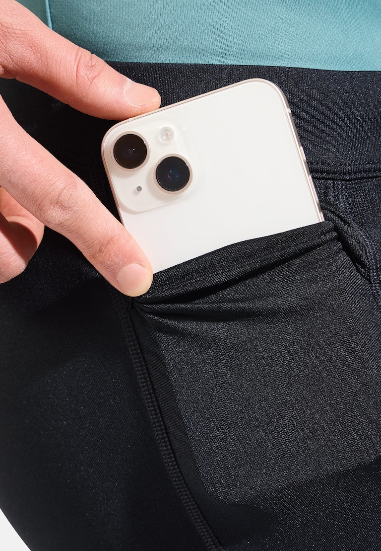 The men's Essentials base layer running singlet