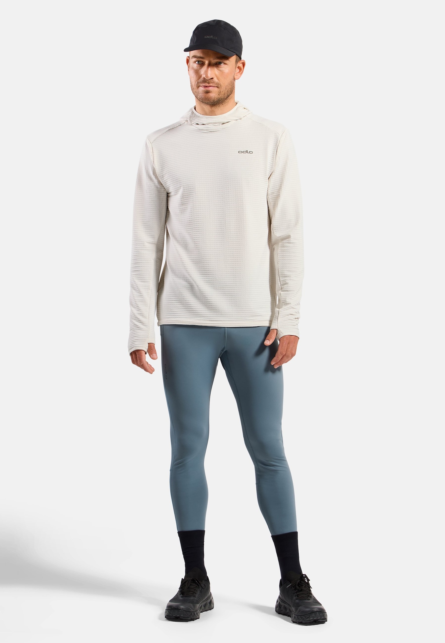 Haut à capuche de running Essential Thermal