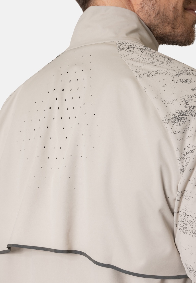 The Zeroweight Pro Warm reflective running jacket