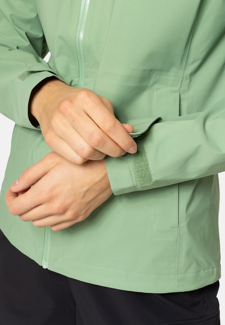 The women's Aegis 2.5L waterproof hardshell jacket