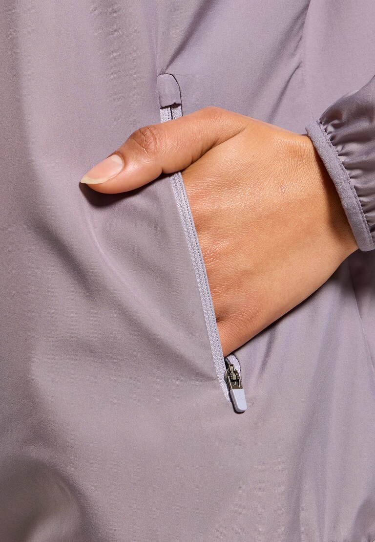 The Essentials Light running jacket