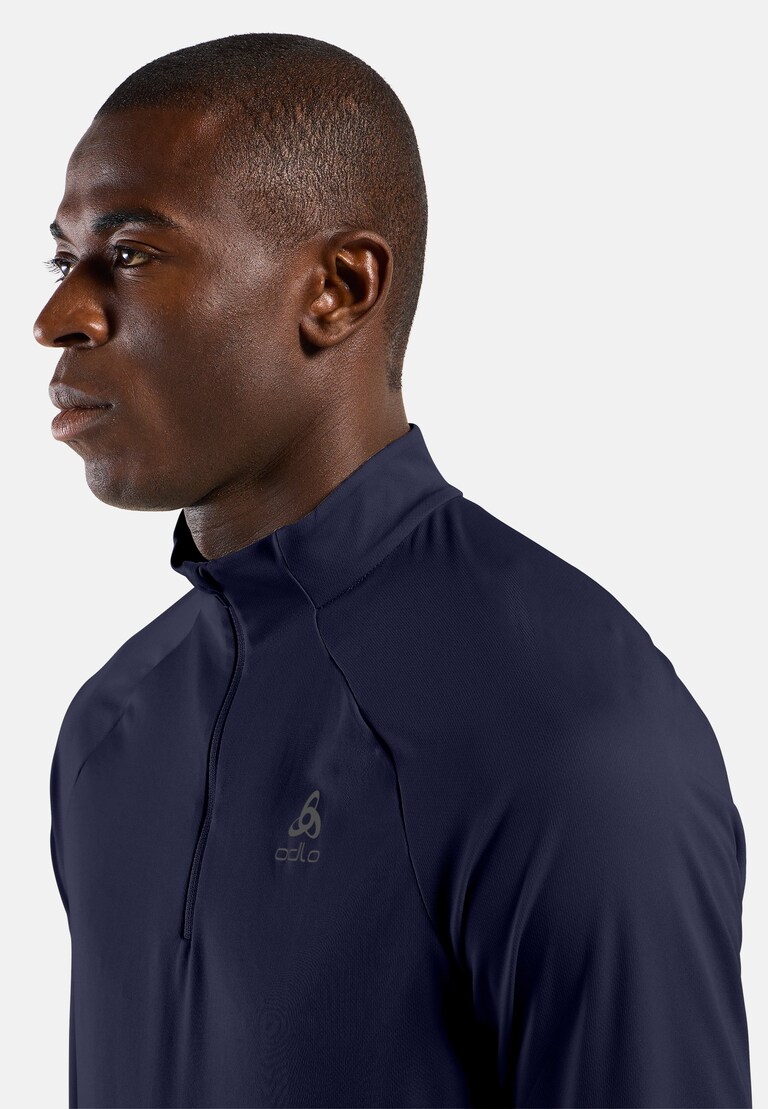 The men's Essentials half-zip running mid layer