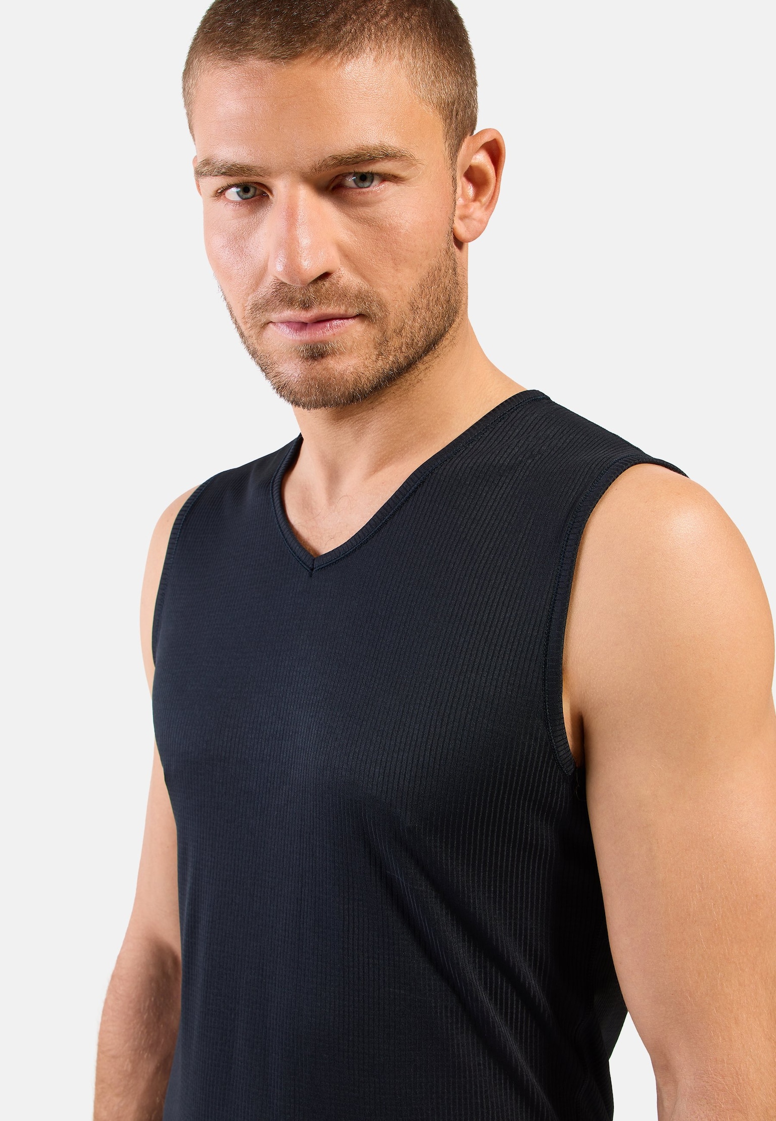 Canotta base layer Active Light con scollo a V - confezione da due