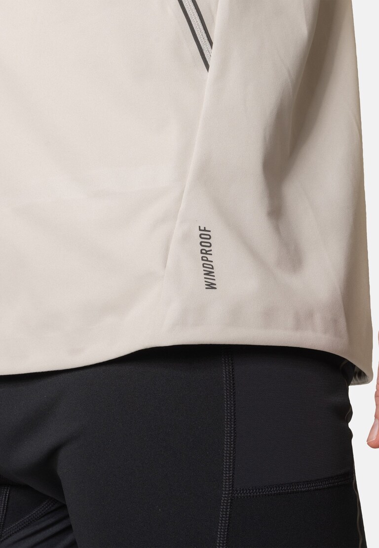 The Zeroweight Pro Warm reflective running jacket