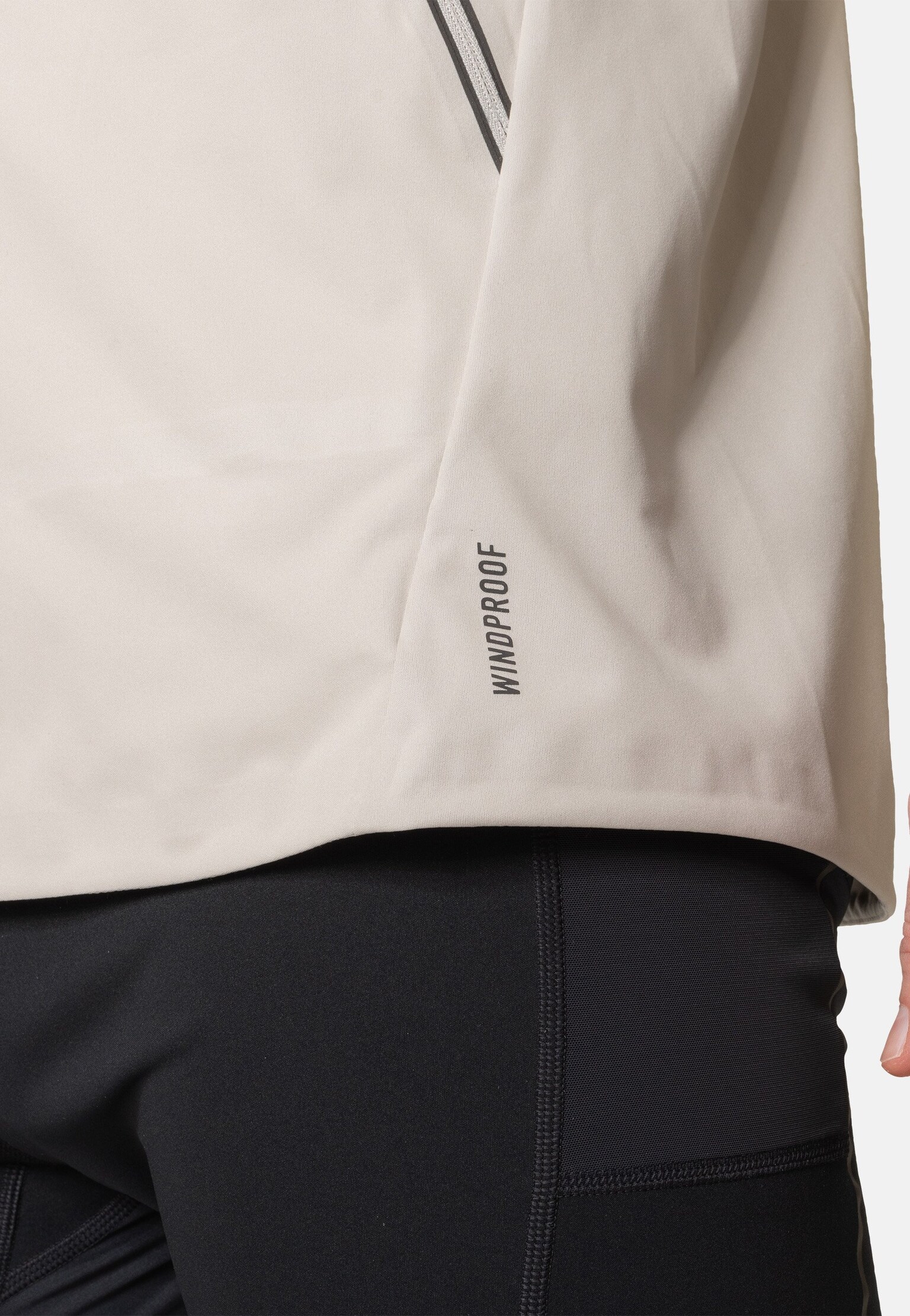 The Zeroweight Pro Warm reflective running jacket