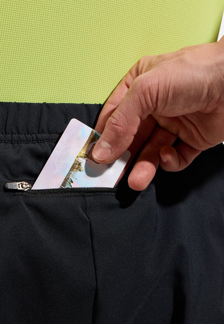 The men's Zeroweight 5 inch 2-in-1 running shorts