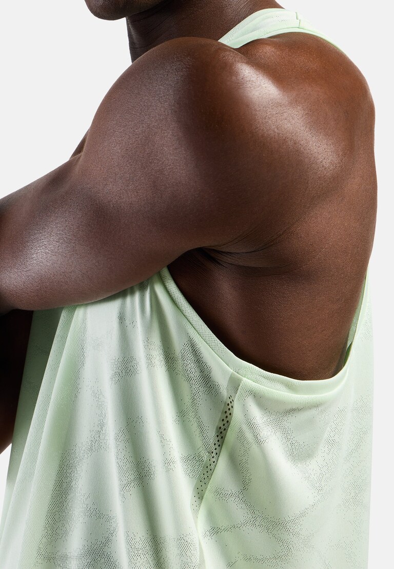 The Zeroweight engineered Chill-Tec running tank