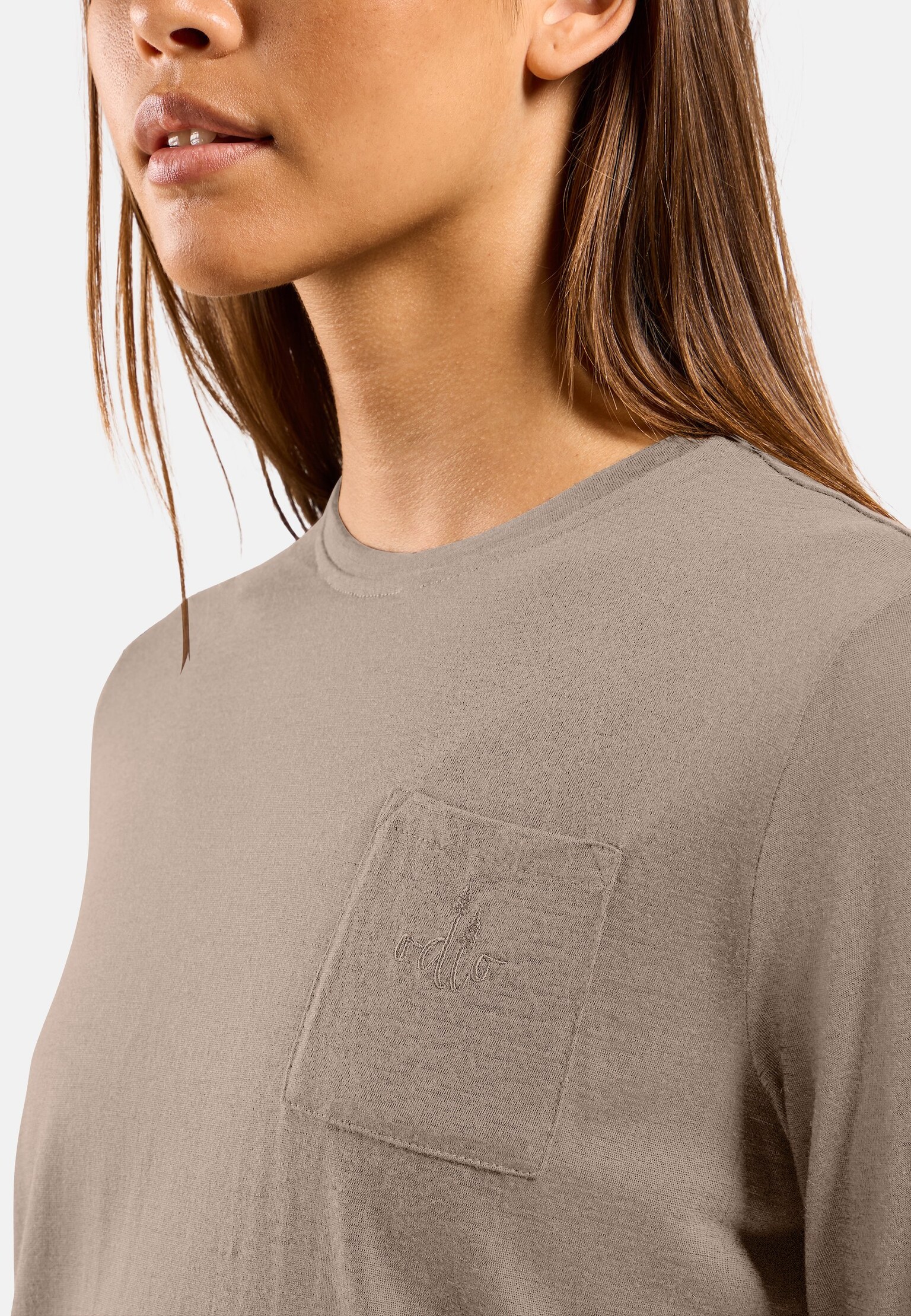 The Ascent merino 200 pocket long sleeve t-shirt
