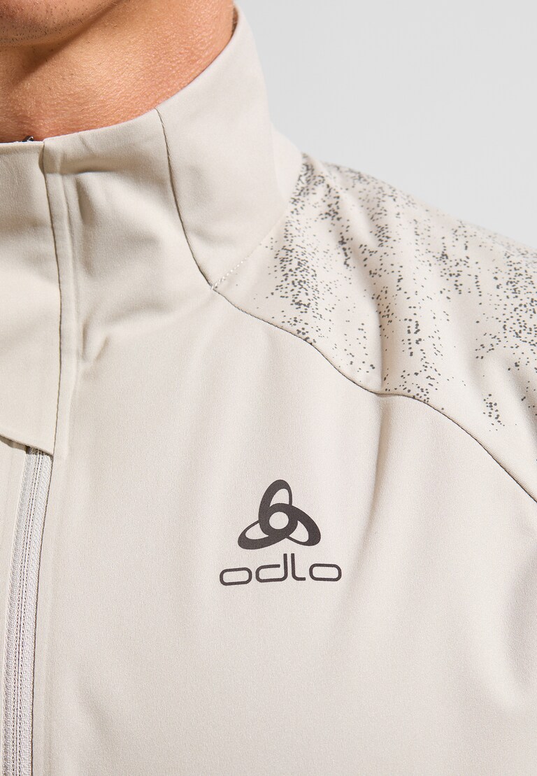 The Zeroweight Pro Warm reflective running jacket