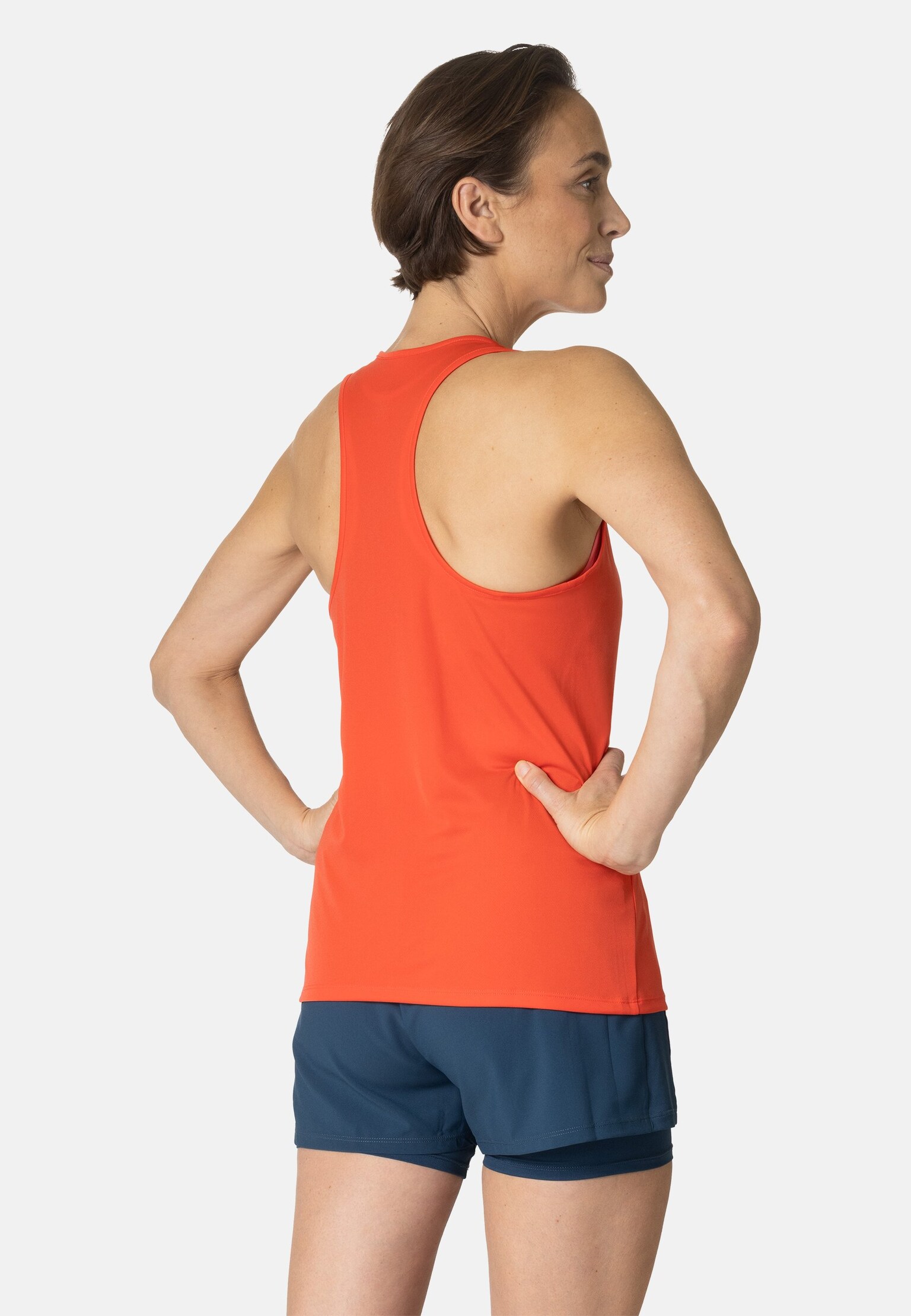 The women's Essentials base layer running singlet