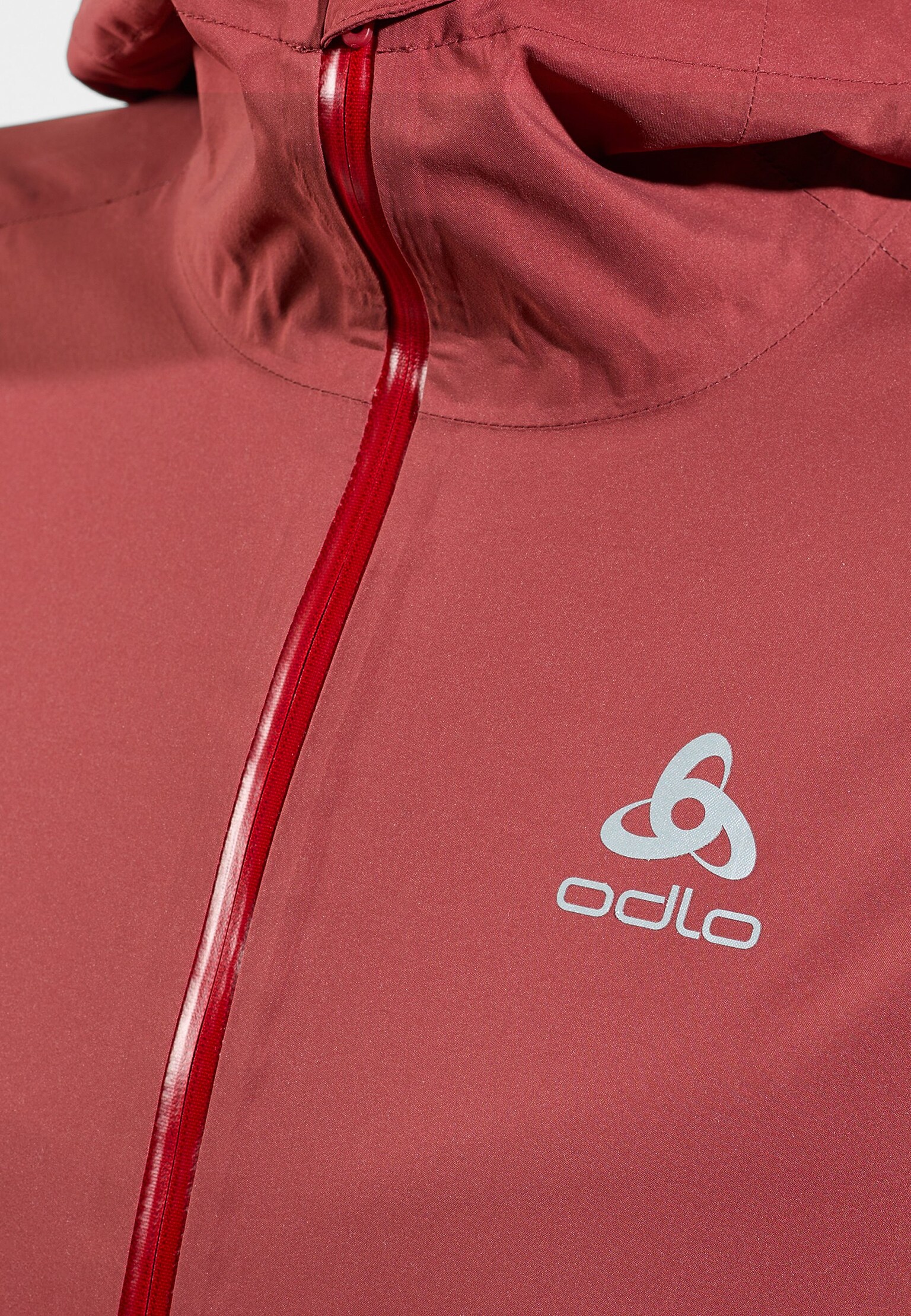 The women's Aegis 2.5L waterproof hardshell jacket