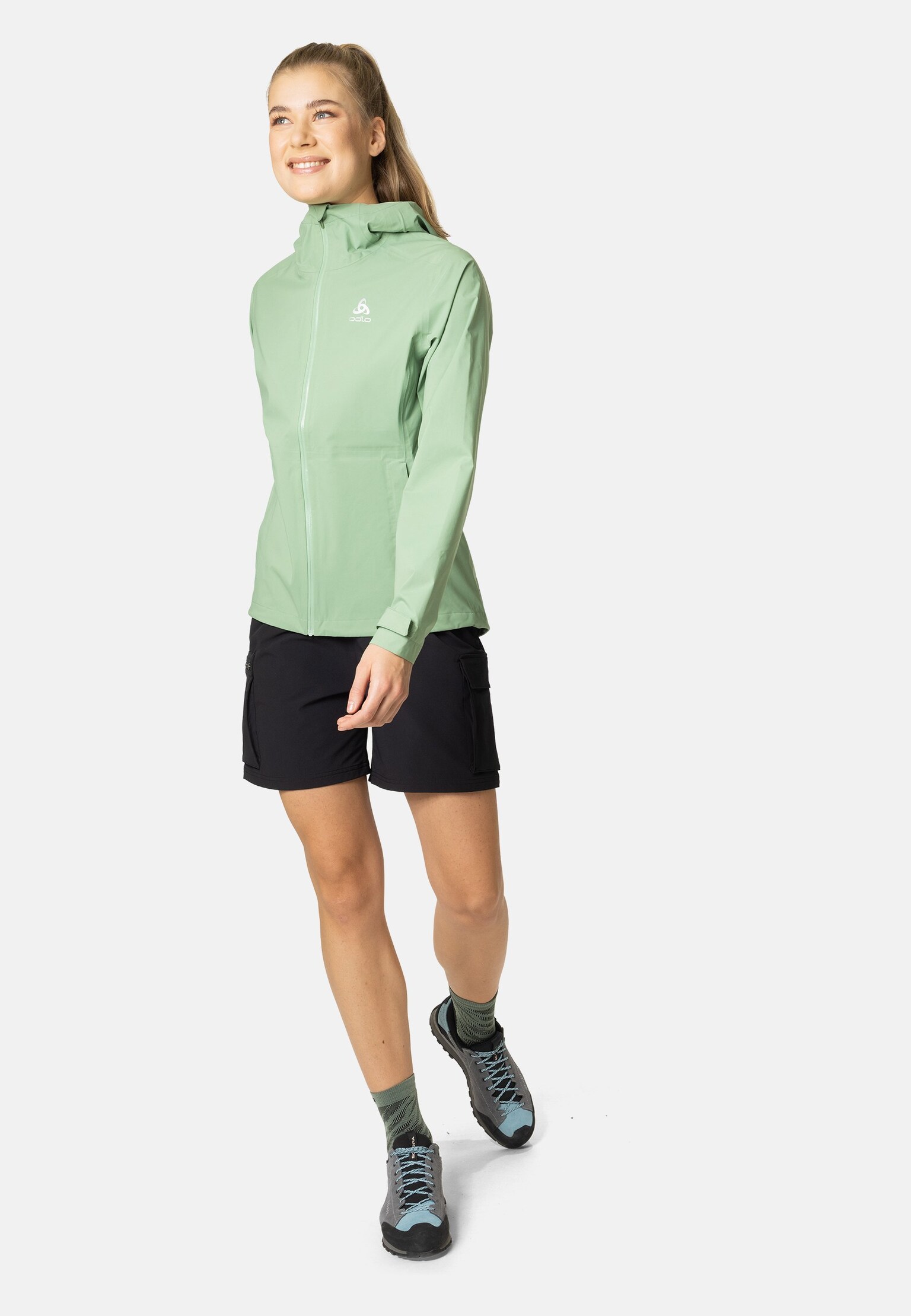 The women's Aegis 2.5L waterproof hardshell jacket