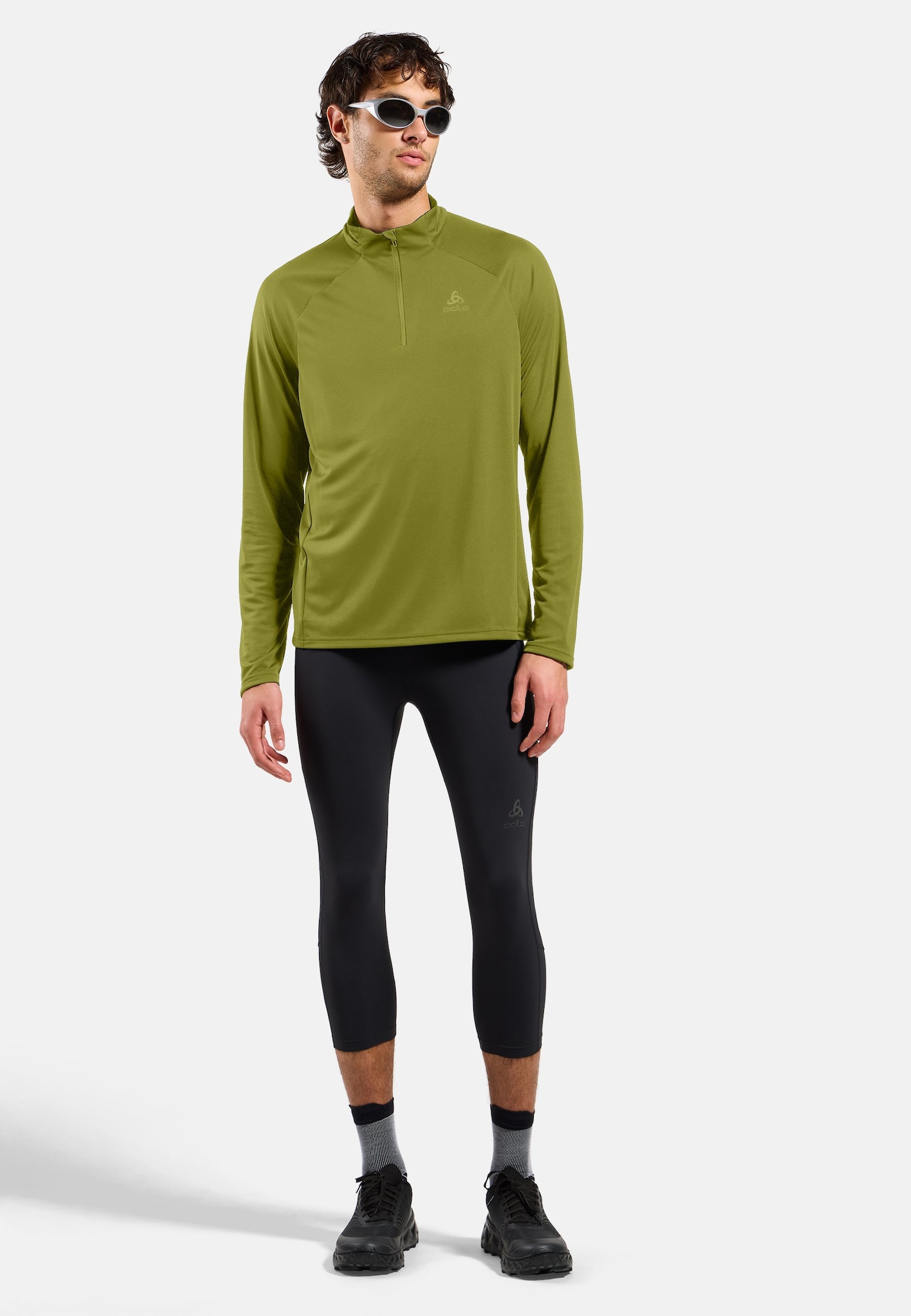 The men's Essentials half-zip running mid layer