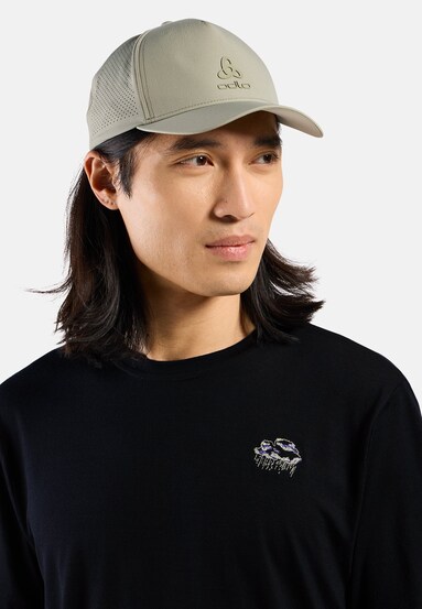 The Performance snapback cap