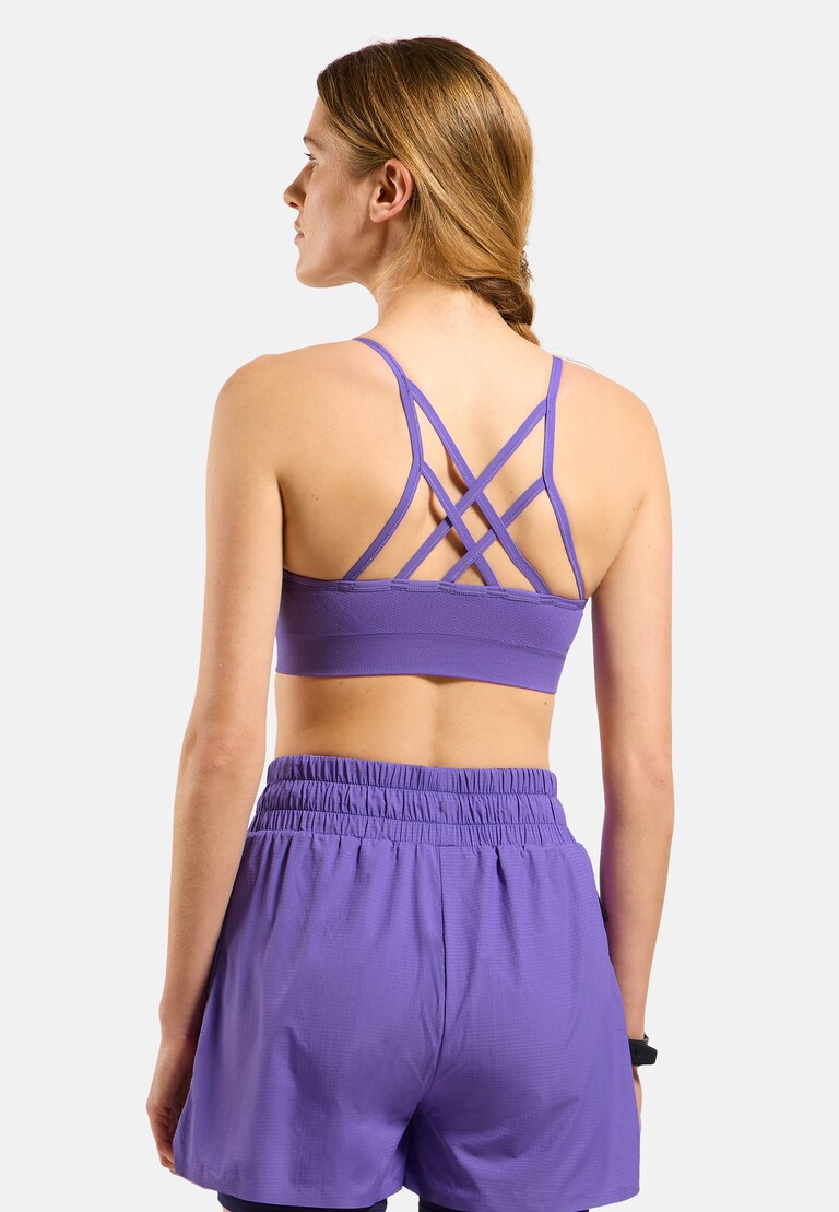 The Seamless soft-support reversible sports bra