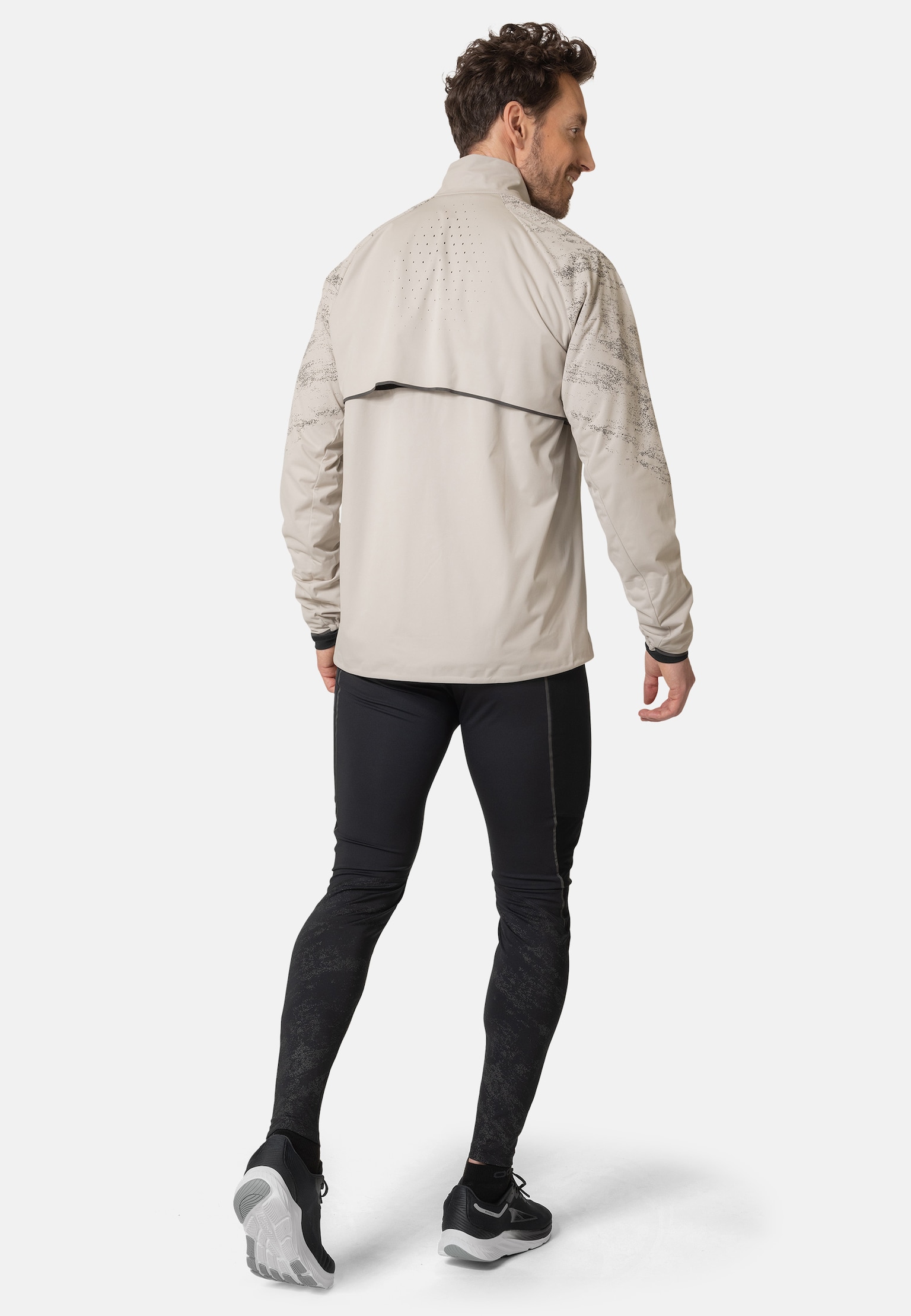 The Zeroweight Pro Warm reflective running jacket