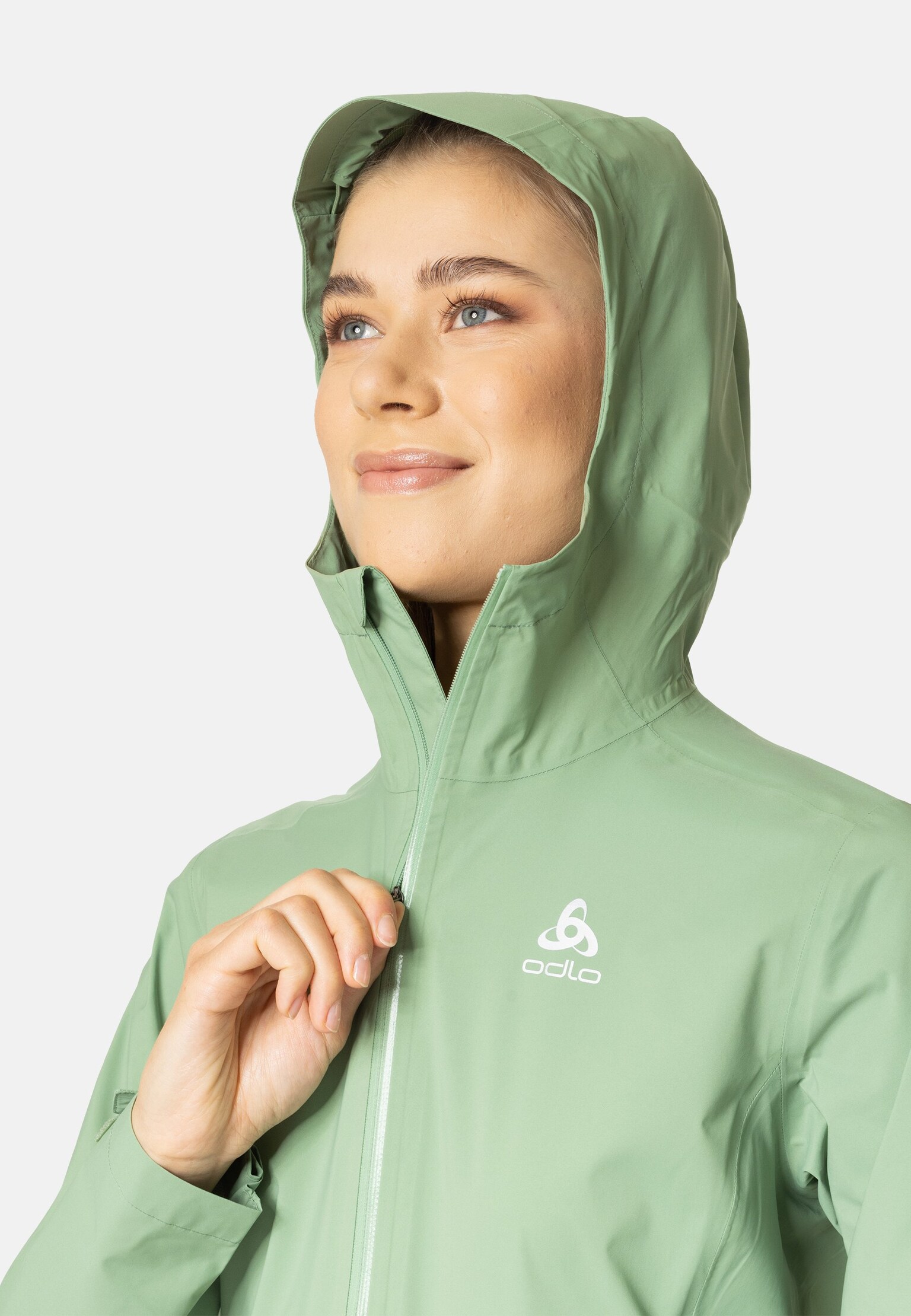 The women's Aegis 2.5L waterproof hardshell jacket