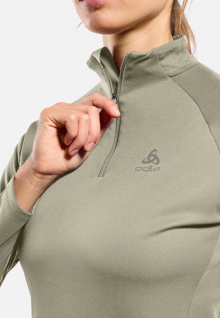 The women's Essentials half-zip running mid layer