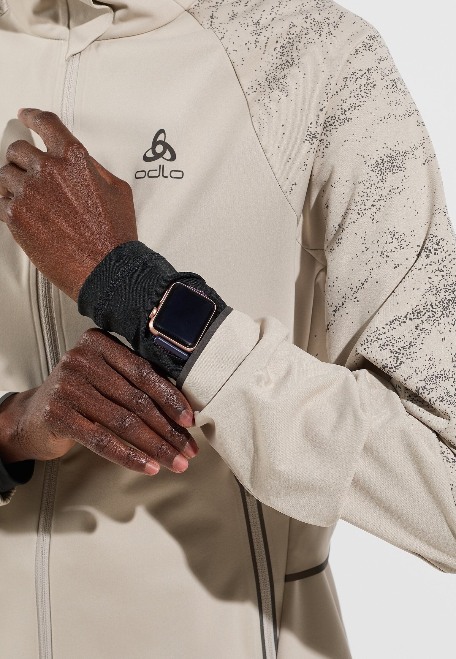 The Zeroweight Pro Warm reflective running jacket