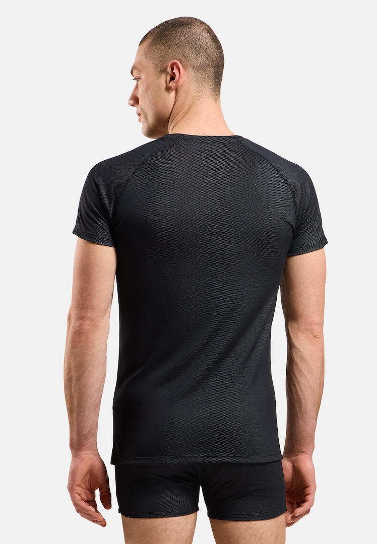 ☆UMBRO☆ PTR Field Training Base Layer BlackUQ121SRL21 UQ12 The Active F-Dry Light Base Layer Top in black | High
