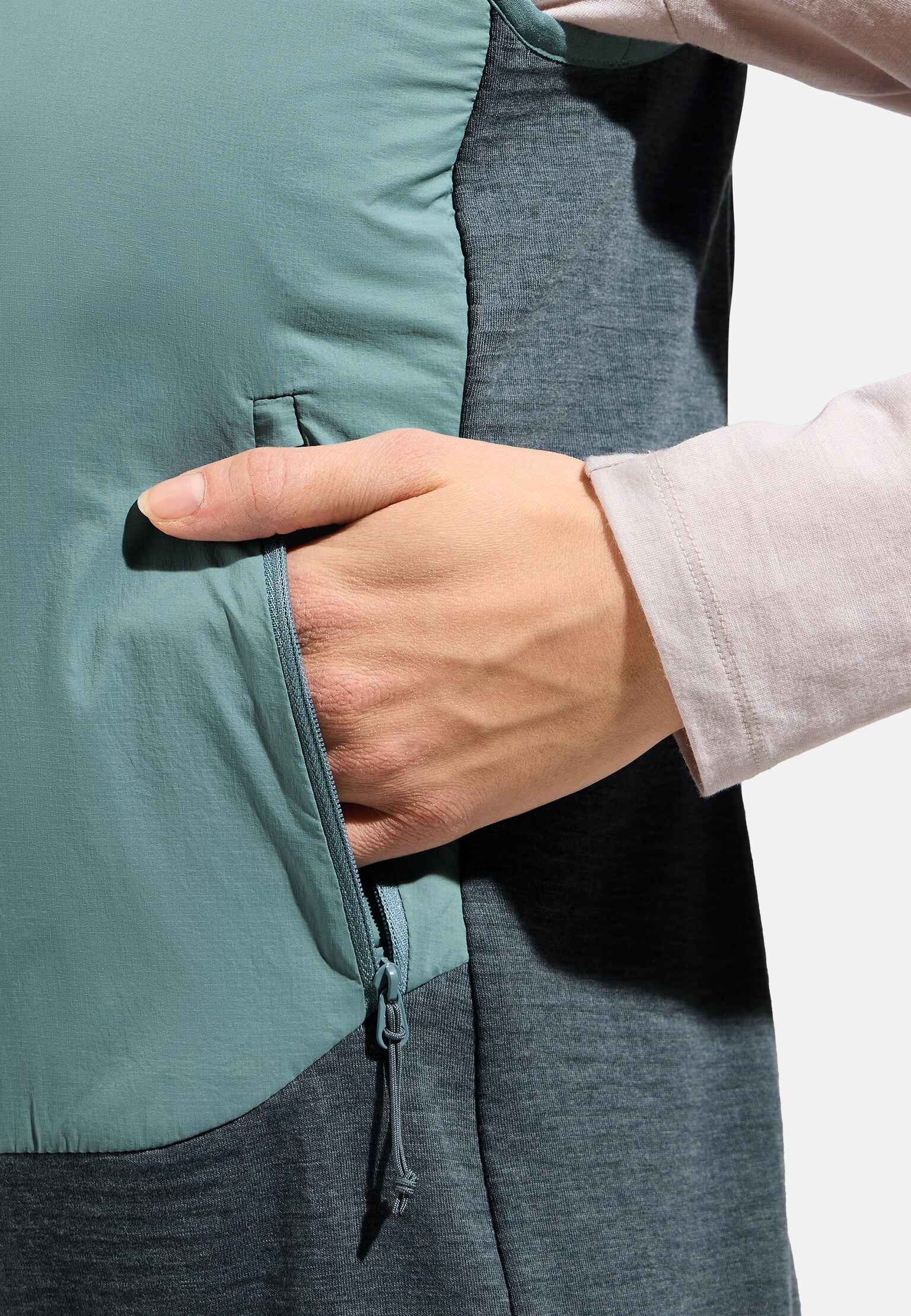 Ascent Hybrid Insulated Vest