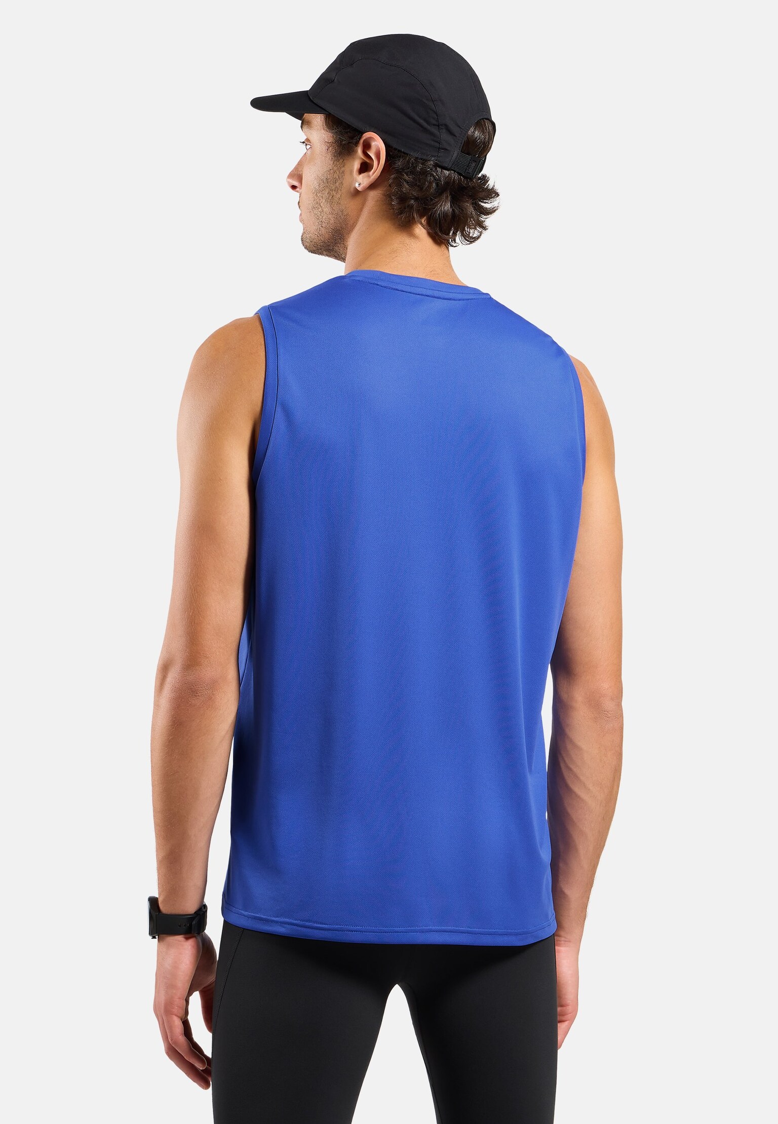 The men's Essentials base layer running singlet