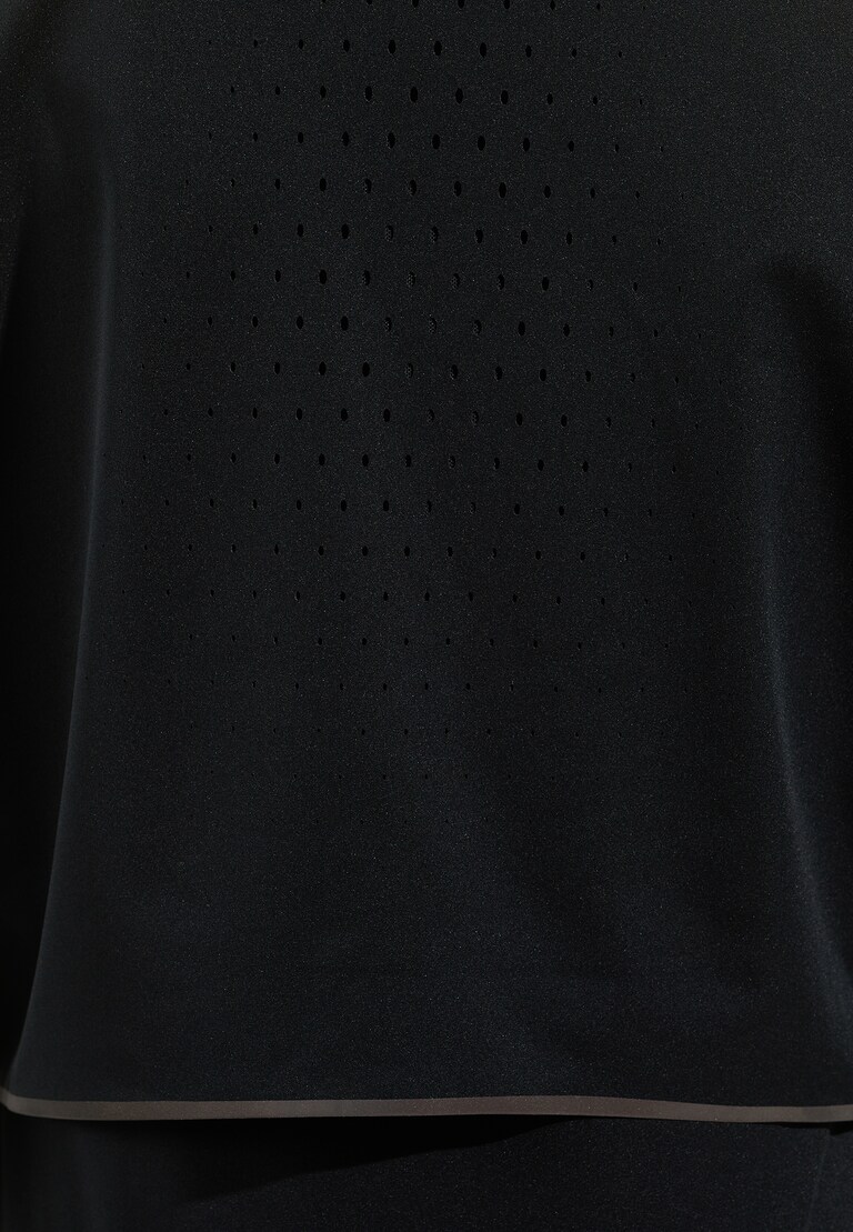 The Zeroweight Pro Warm reflective running jacket