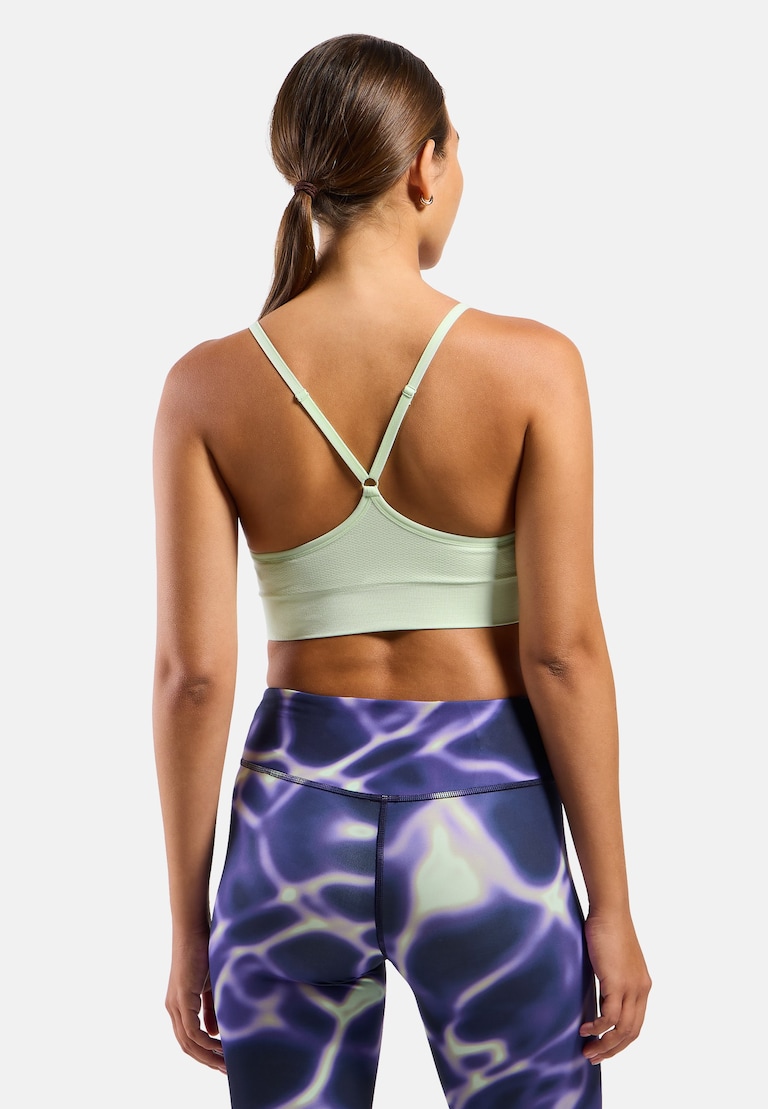 The Seamless soft-support sports bra
