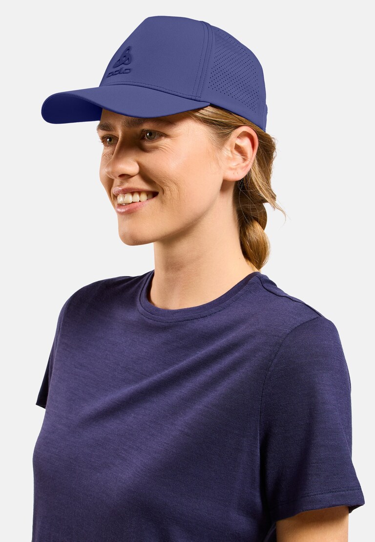 The Performance snapback cap