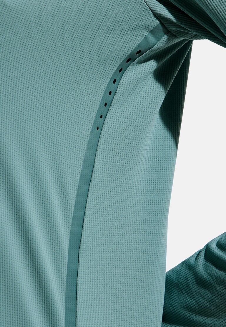The Zeroweight Chill-Tec long sleeve t-shirt