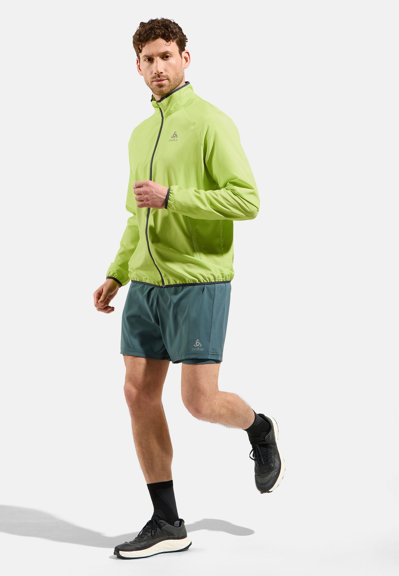 The Essentials Light running jacket