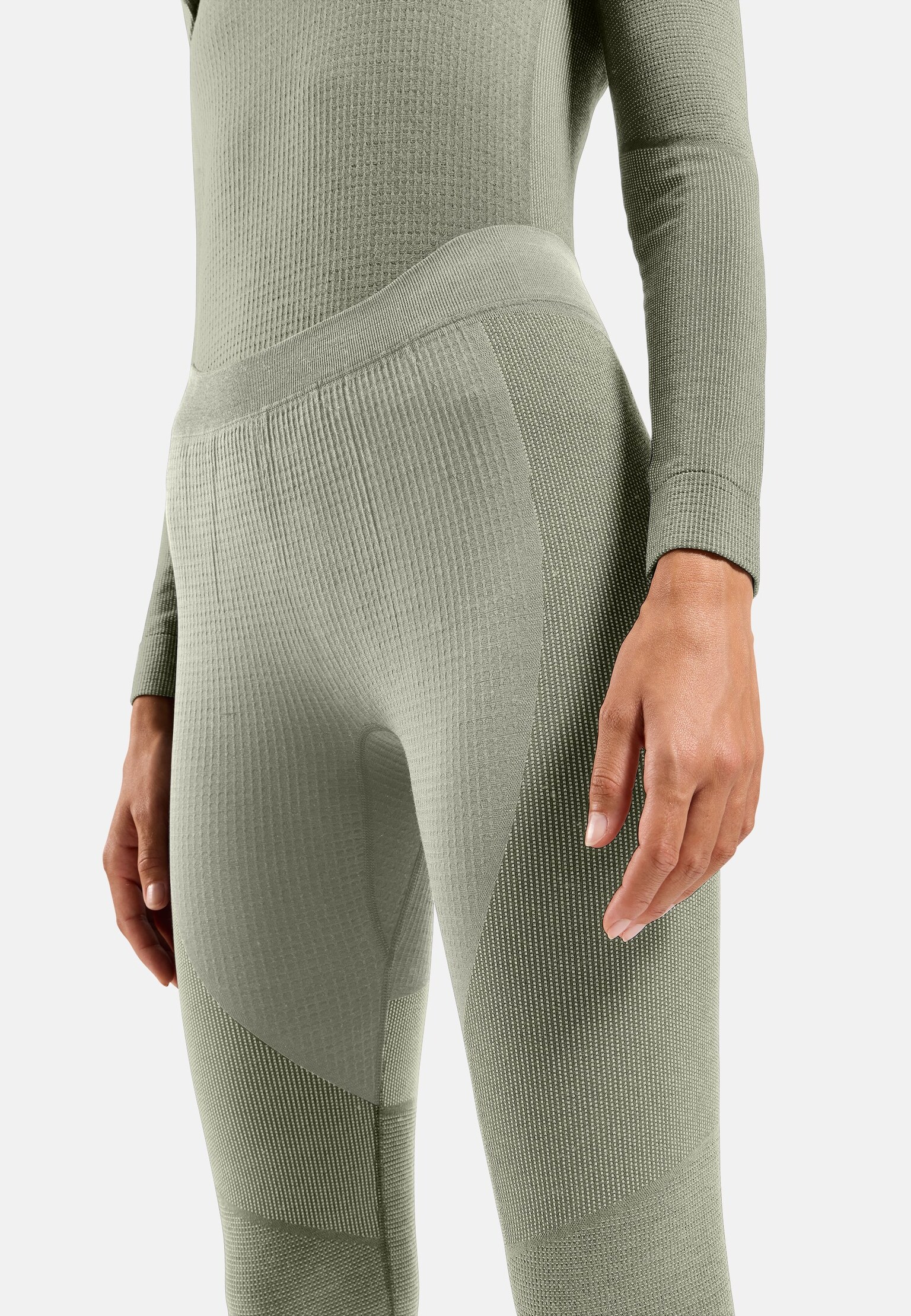 The Seamless Performance Wool full-length base layer bottoms