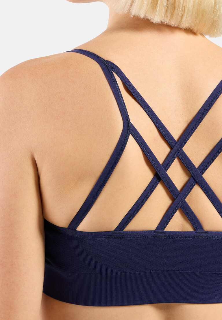 The Seamless soft-support reversible sports bra